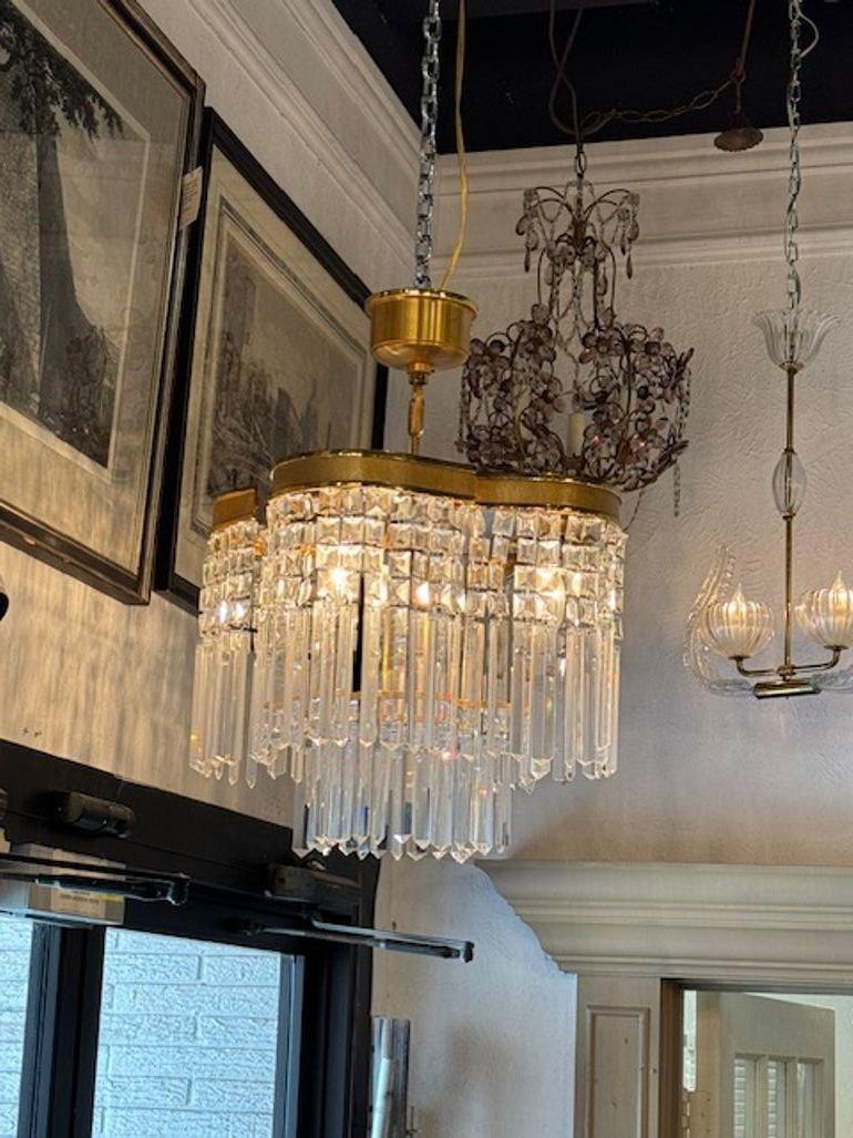 Lampadario francese in bronzo dorato e cristallo in vendita 2
