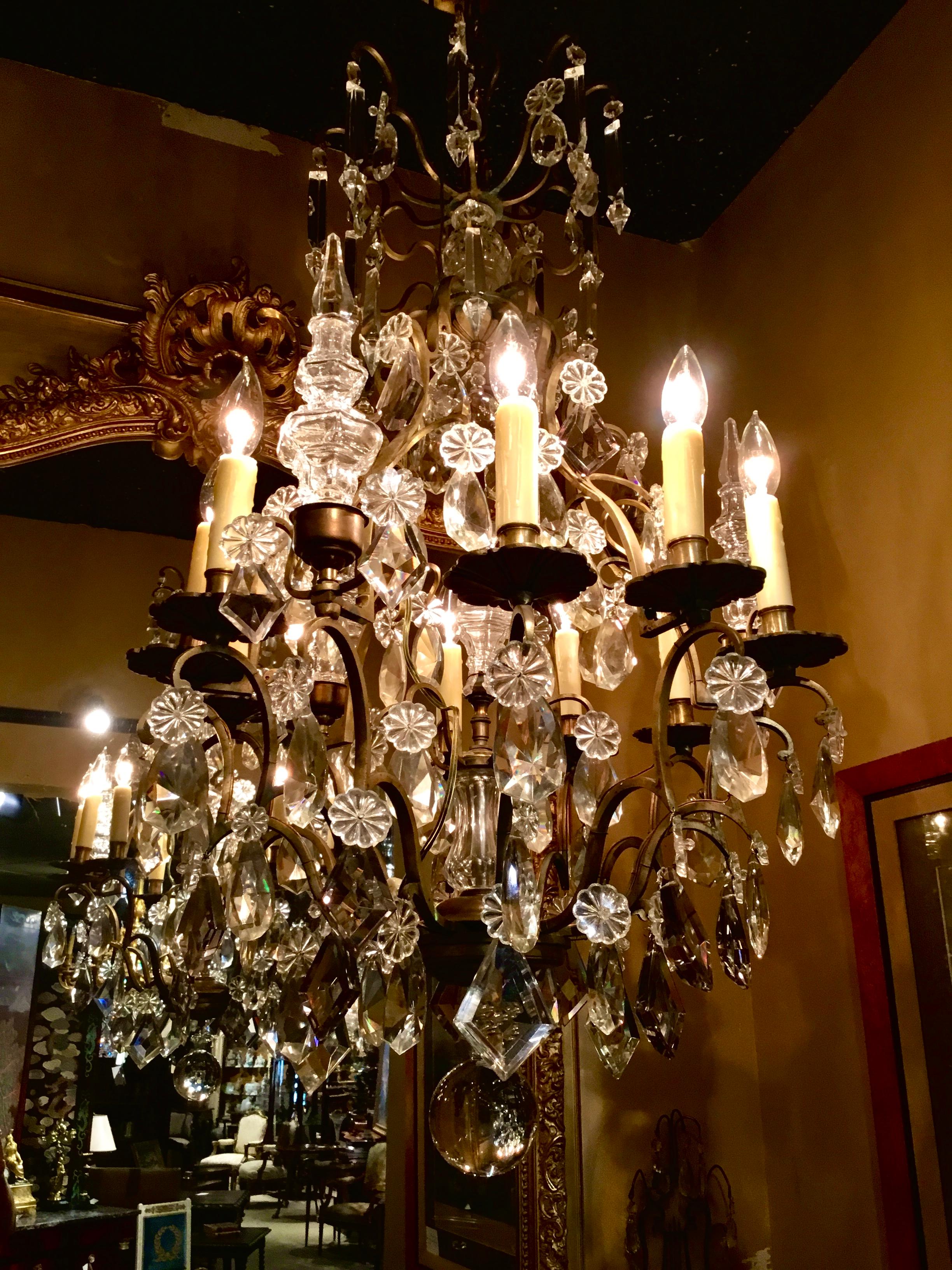 20th Century French Gilt Bronze and Crystal Chandelier of Baroque Inspiration, Nine-Light For Sale