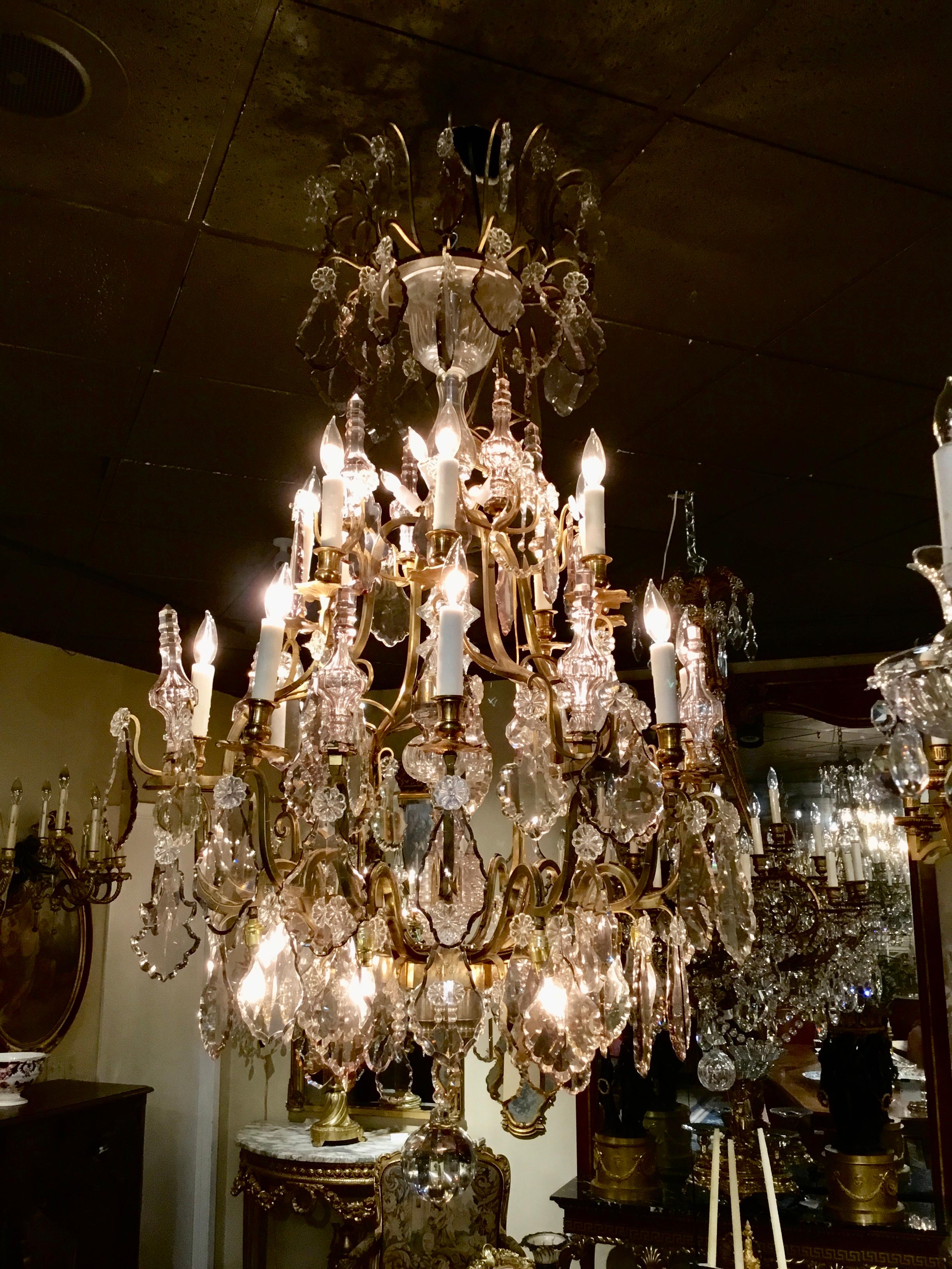 20th Century French Gilt Bronze and Crystal Pendologue Chandelier with 28 Lights For Sale