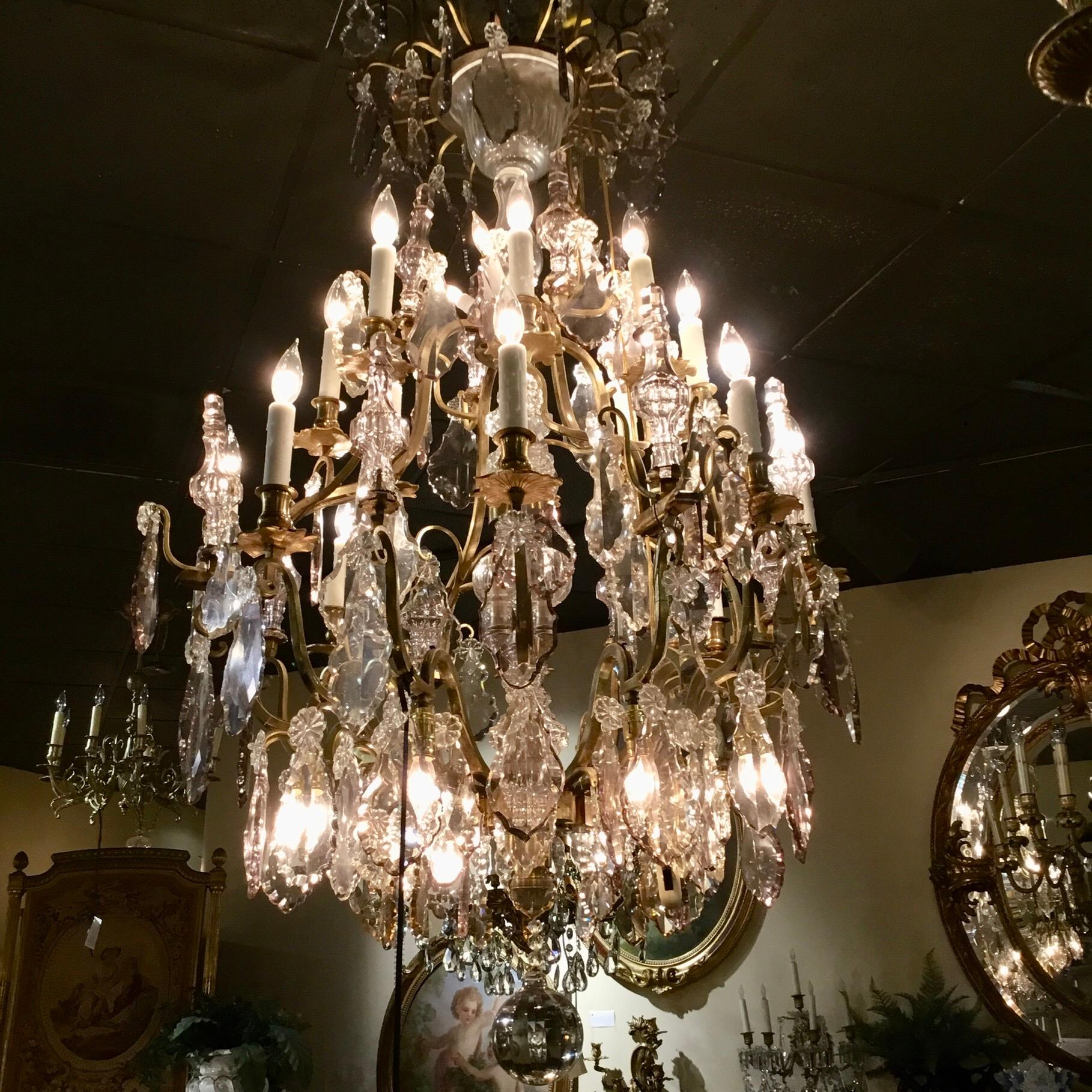 French Gilt Bronze and Crystal Pendologue Chandelier with 28 Lights For Sale 1