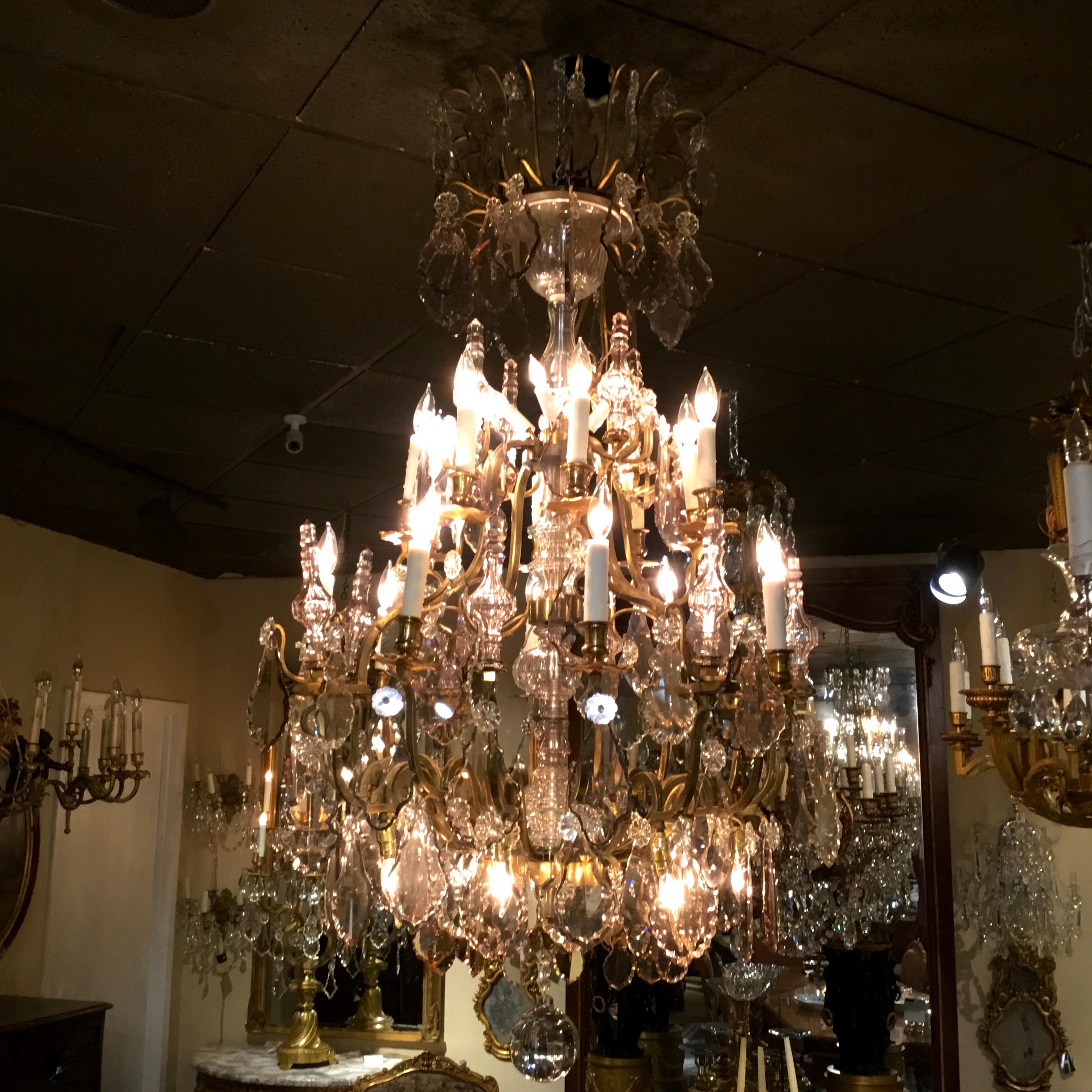 French Gilt Bronze and Crystal Pendologue Chandelier with 28 Lights For Sale 2