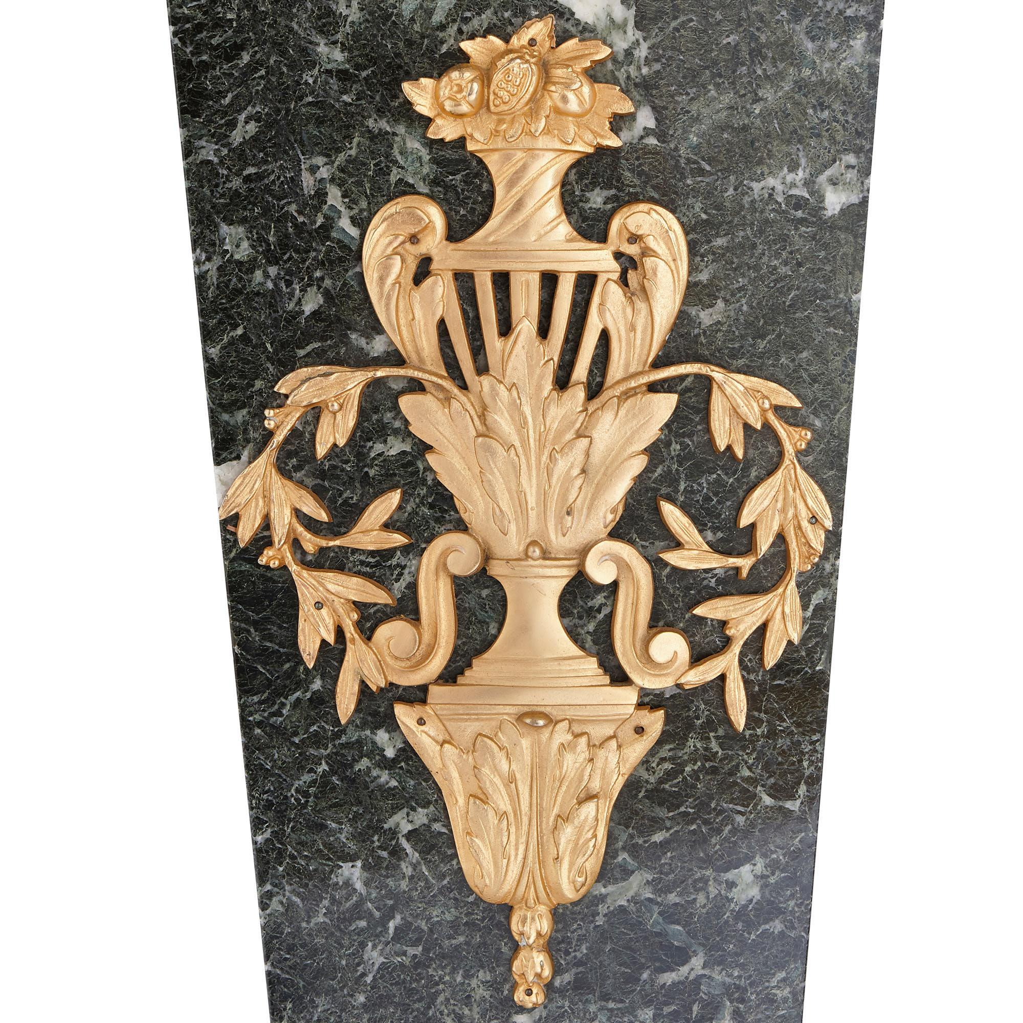 Neoclassico Busto scultura francese in bronzo dorato e marmo di Gory in vendita