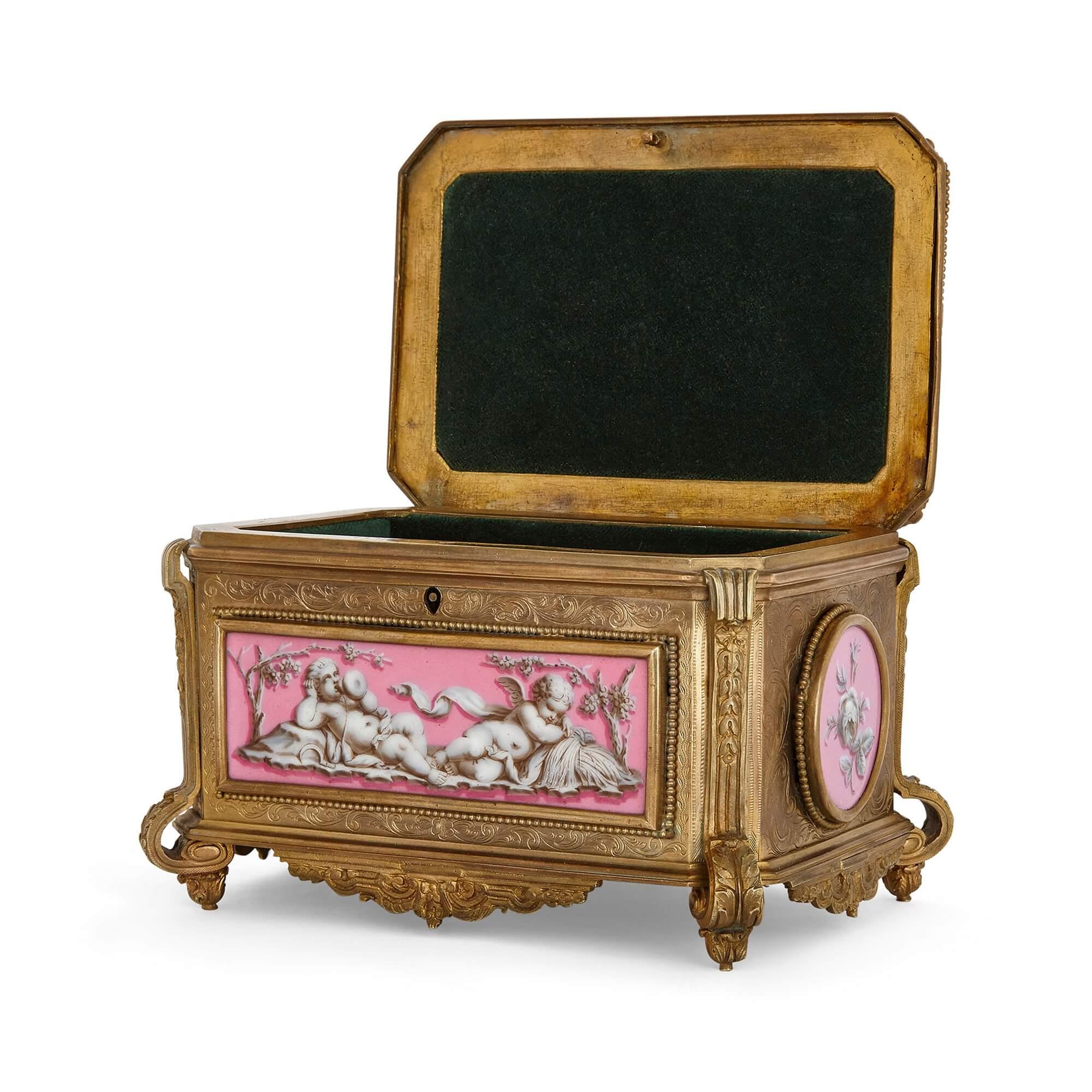 French Gilt Bronze and Pink Porcelain Jewellery Box by Tahan In Good Condition For Sale In London, GB
