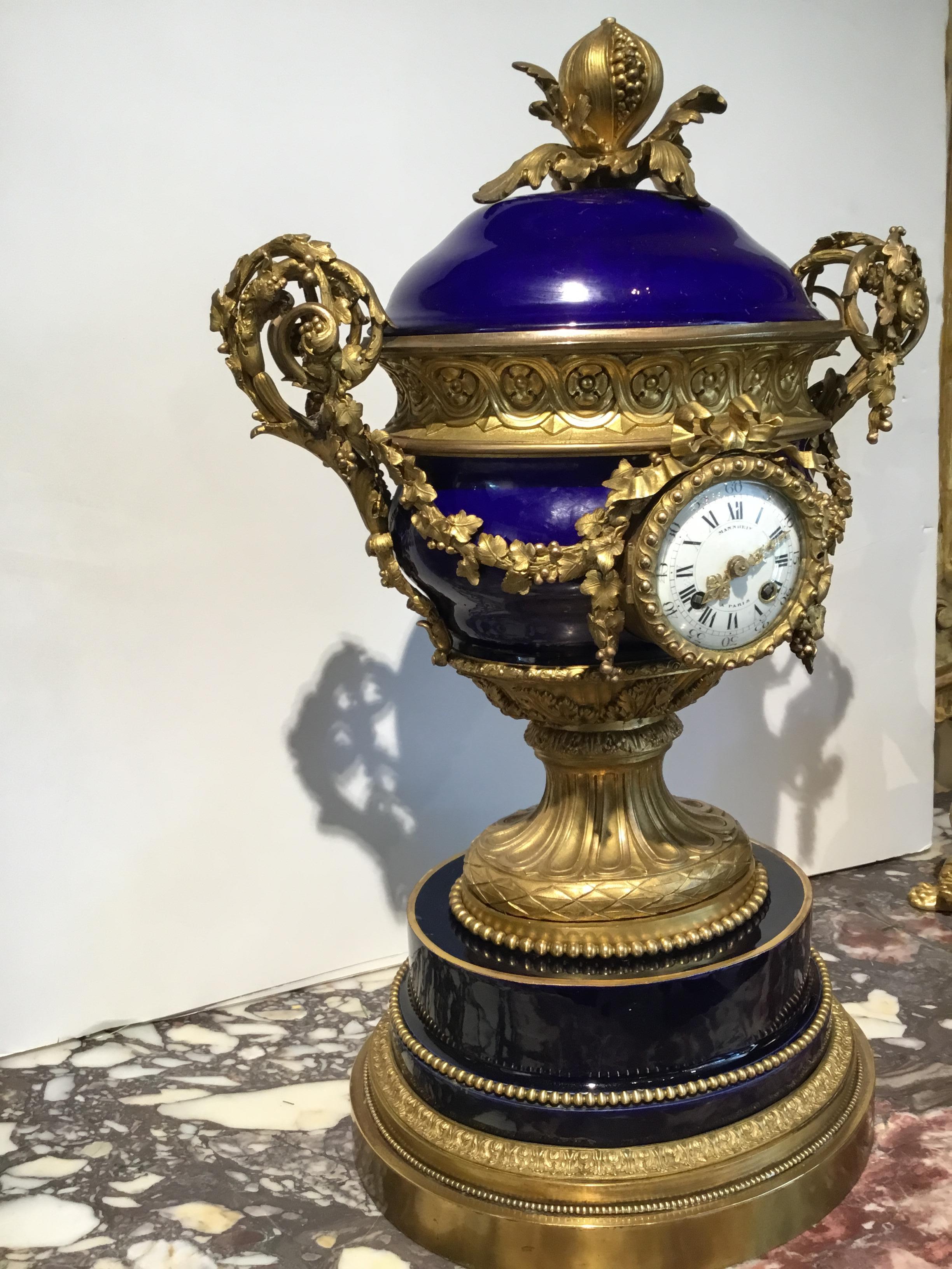 French Gilt Bronze and Porcelain XVI Urn Form Large Clock, circa 1880 For Sale 5