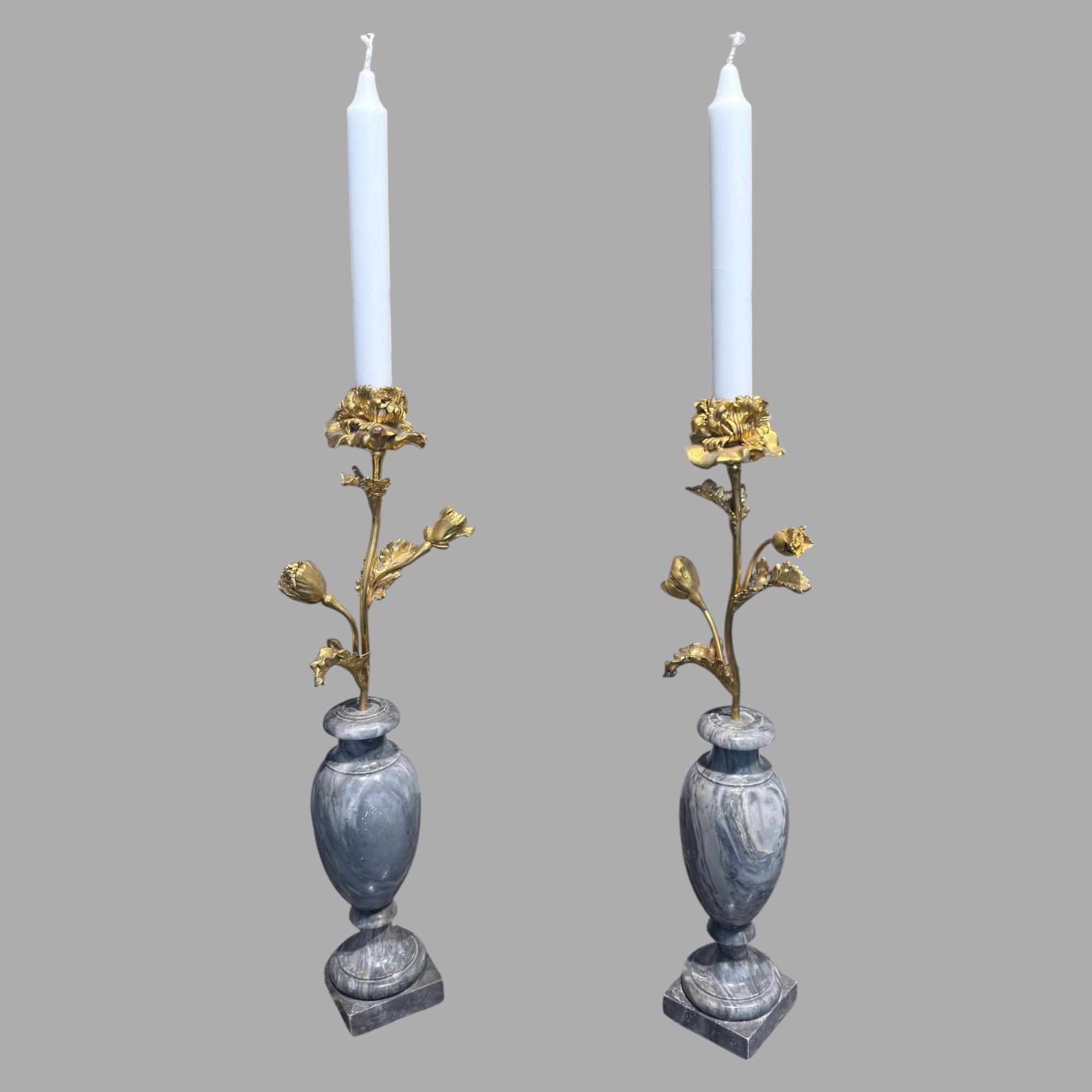 Candelieri francesi in bronzo dorato e marmo turchino, XIX secolo in vendita 9