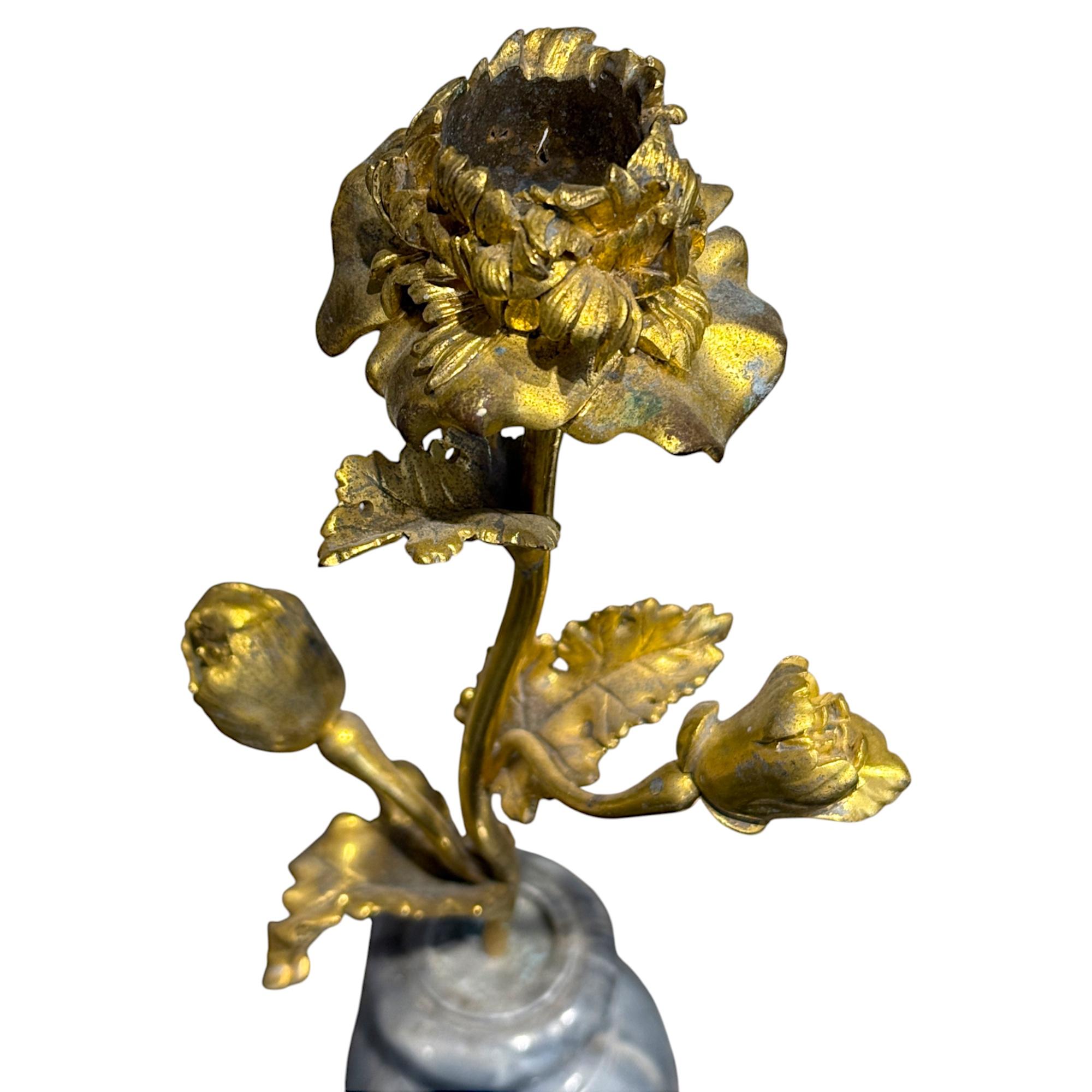 Candelieri francesi in bronzo dorato e marmo turchino, XIX secolo in vendita 1