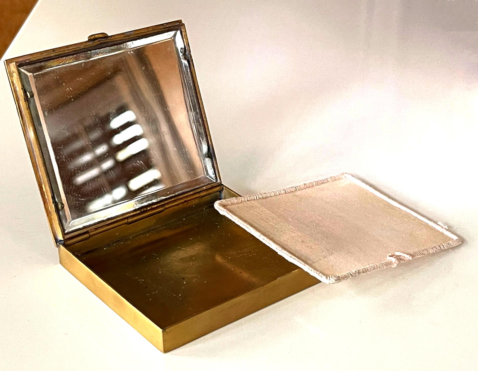 Milieu du XXe siècle Coffre en bronze doré Line Vautrin