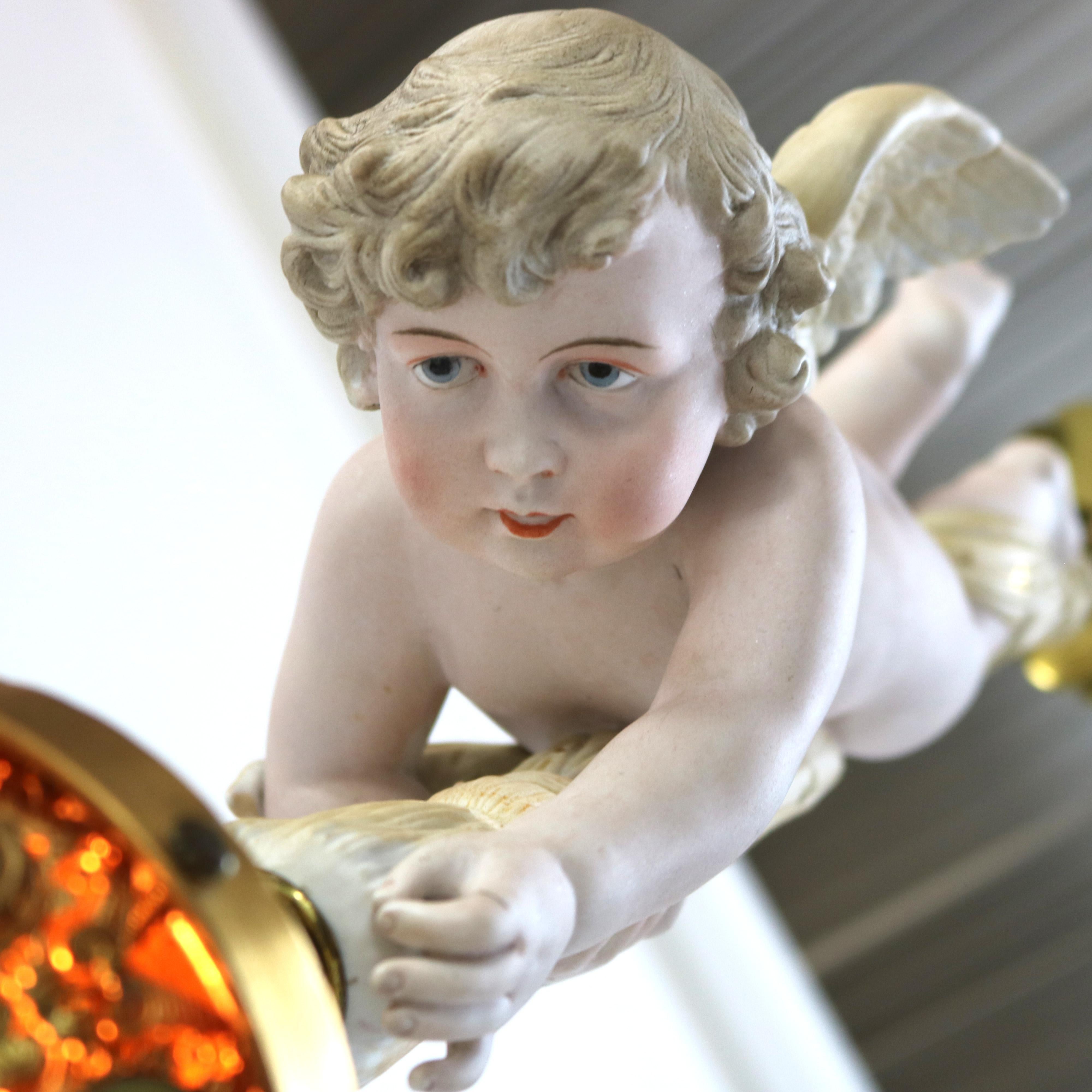Lámpara Colgante Figural Cupido de Bronce Dorado, Latón y Bisque Francés y Pantalla Joyada en venta 4