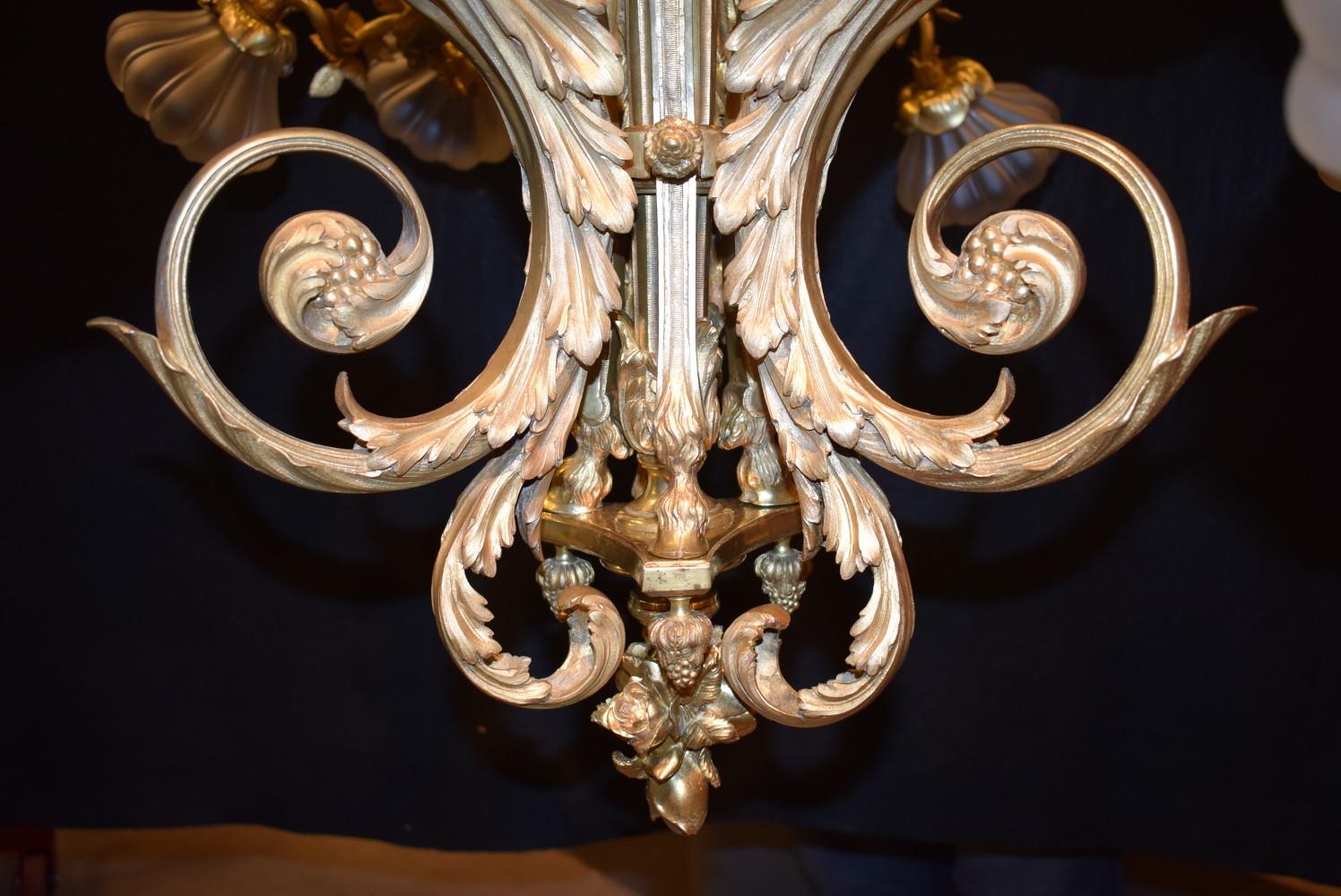 Inizio XX secolo Lampadario francese in bronzo dorato in vendita