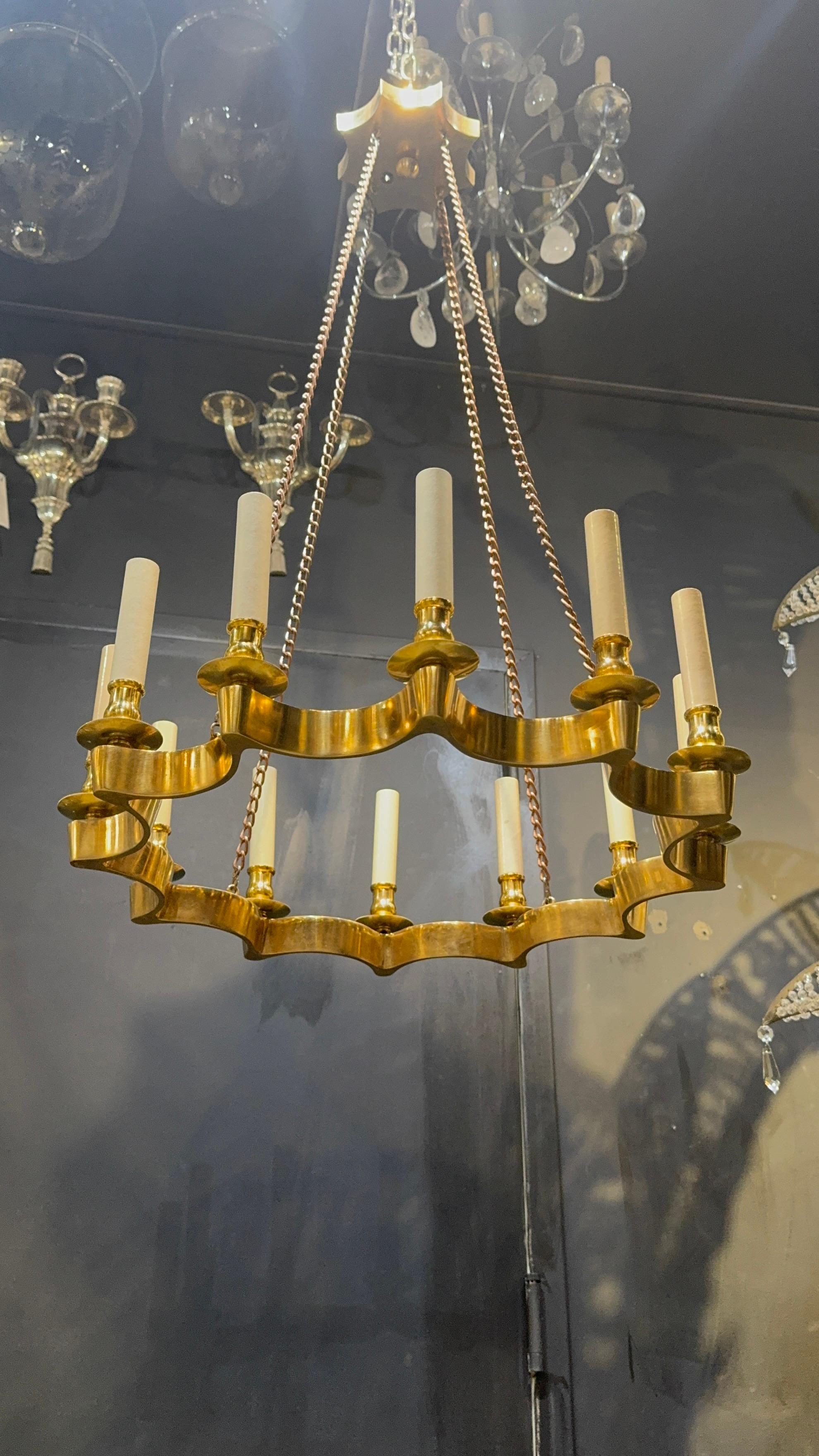 Lampadario francese in bronzo dorato In condizioni buone in vendita a New York, NY