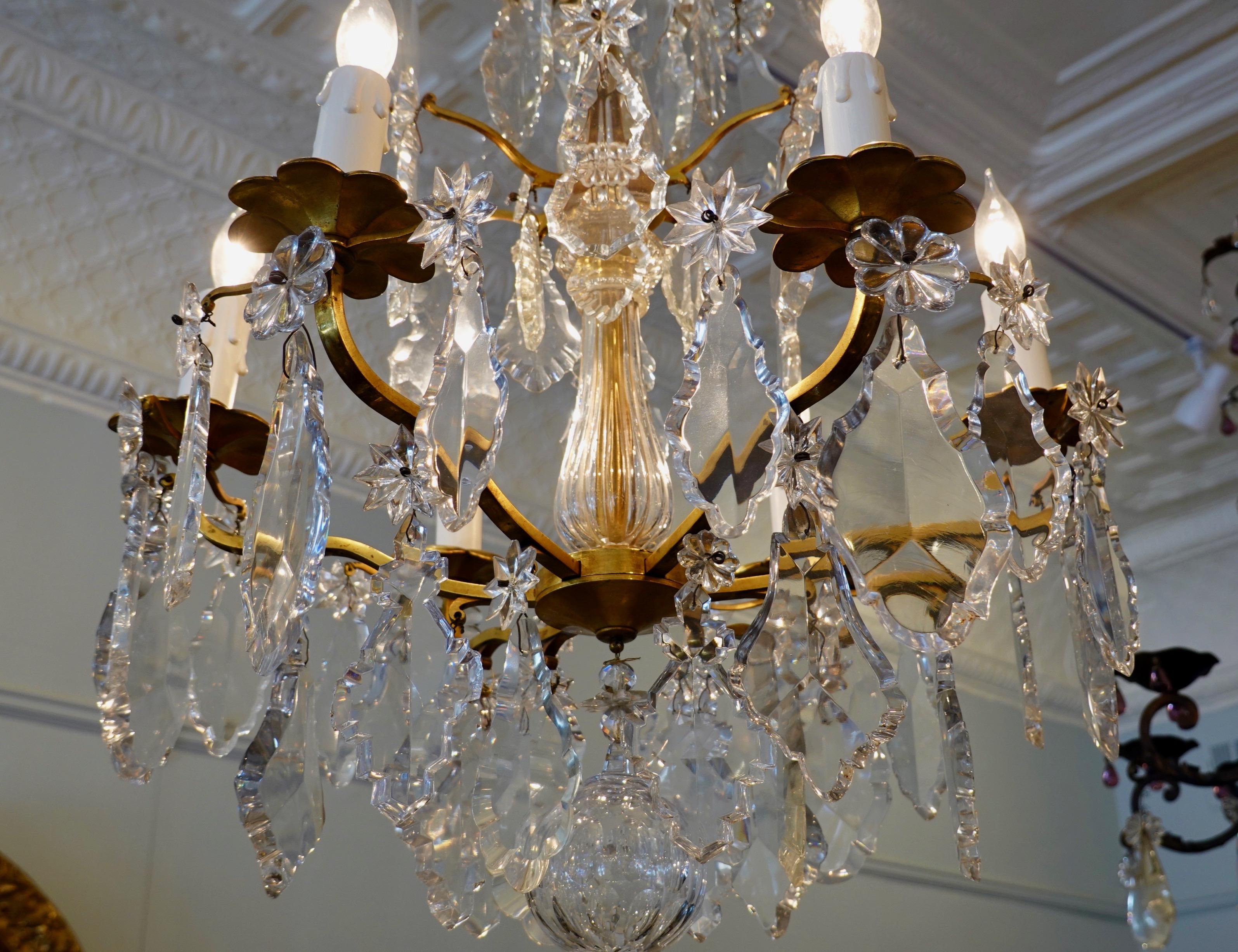French Gilt-Bronze Chandelier with Exceptional Crystals For Sale 10