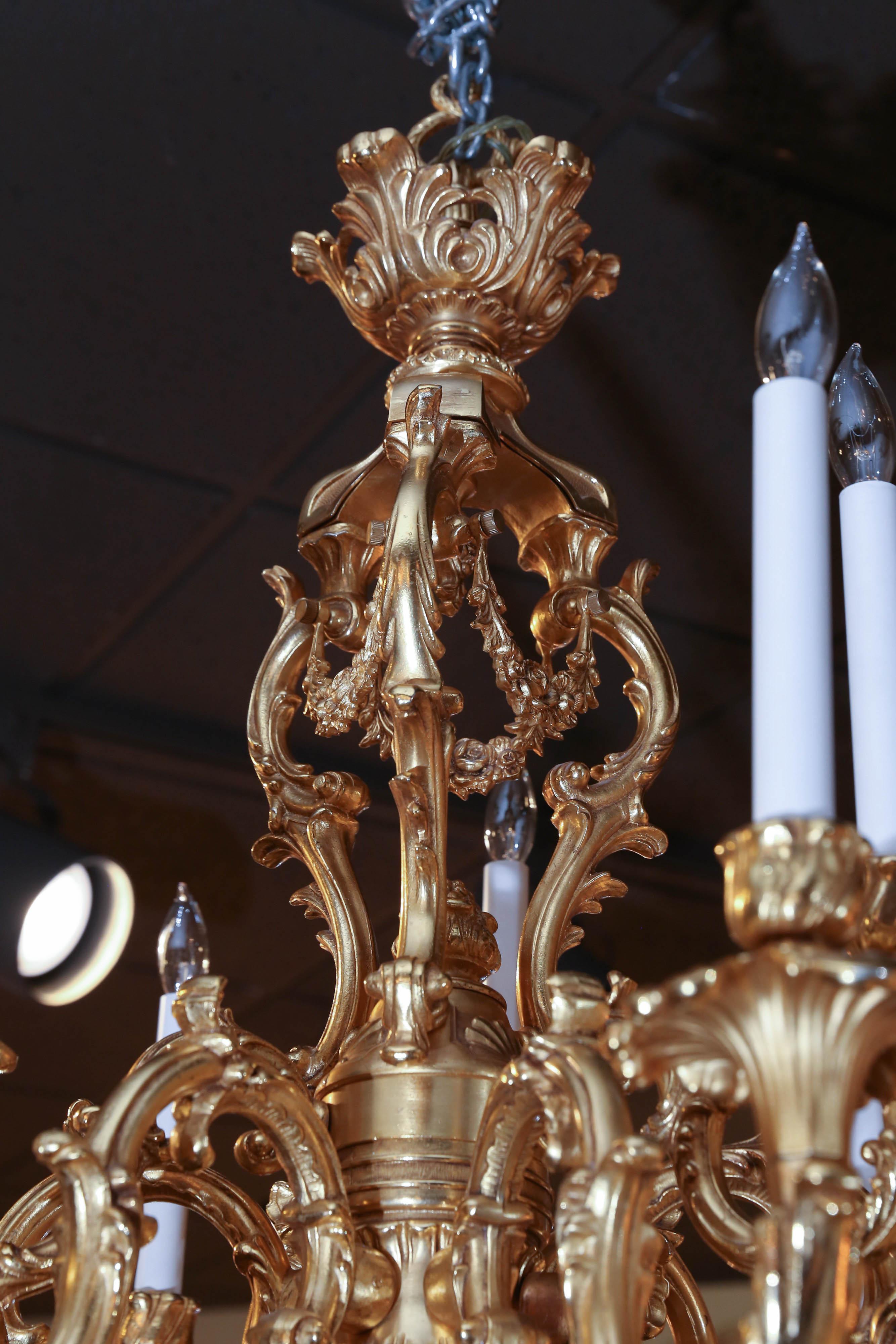 French Gilt Bronze Chandelier with Nine-Lights In Excellent Condition In Houston, TX