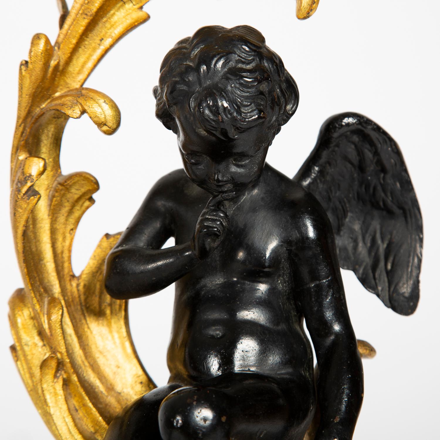 Chenet français en bronze doré de style Louis XV avec figures classiques en vente 3