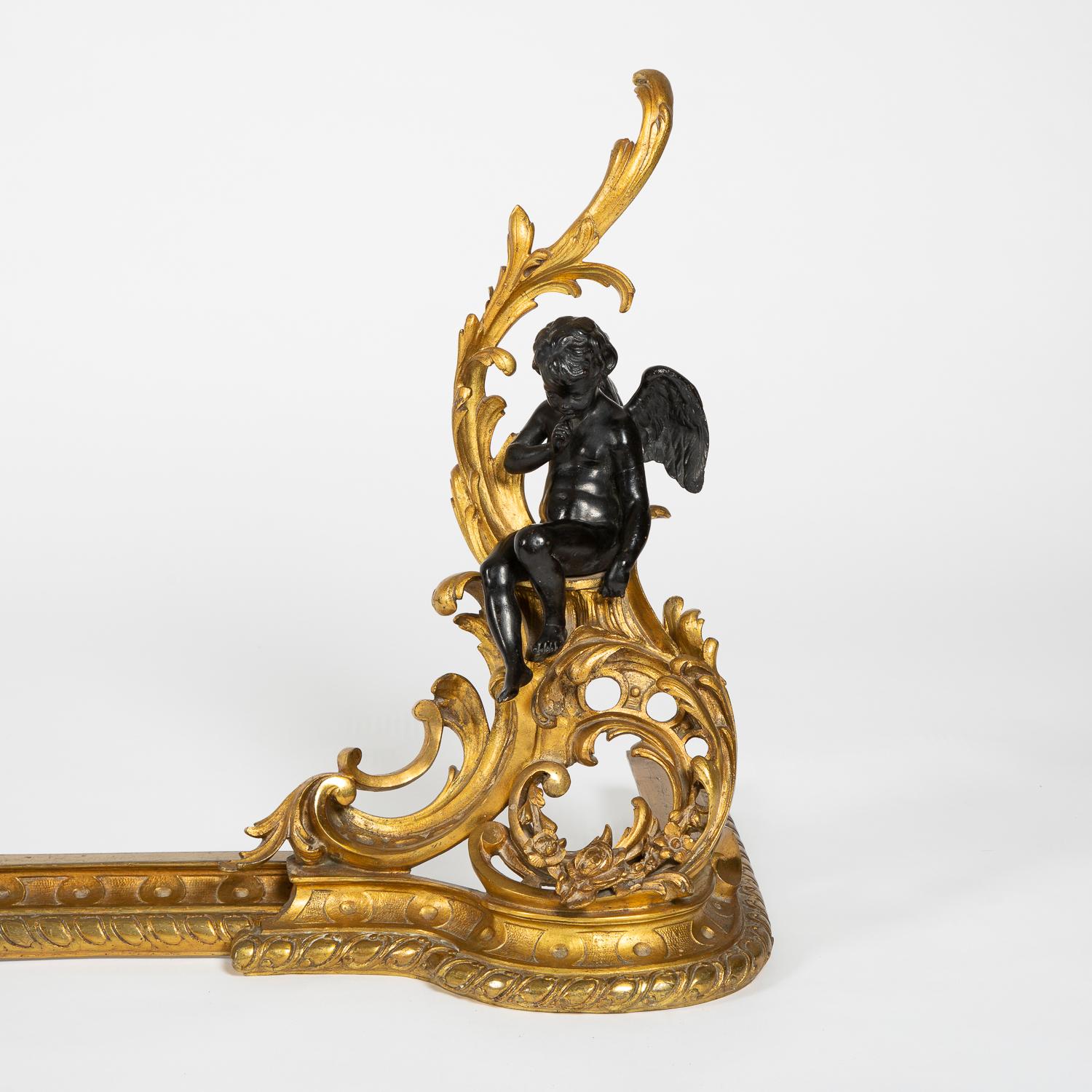 Chenet français en bronze doré de style Louis XV avec figures classiques en vente 1