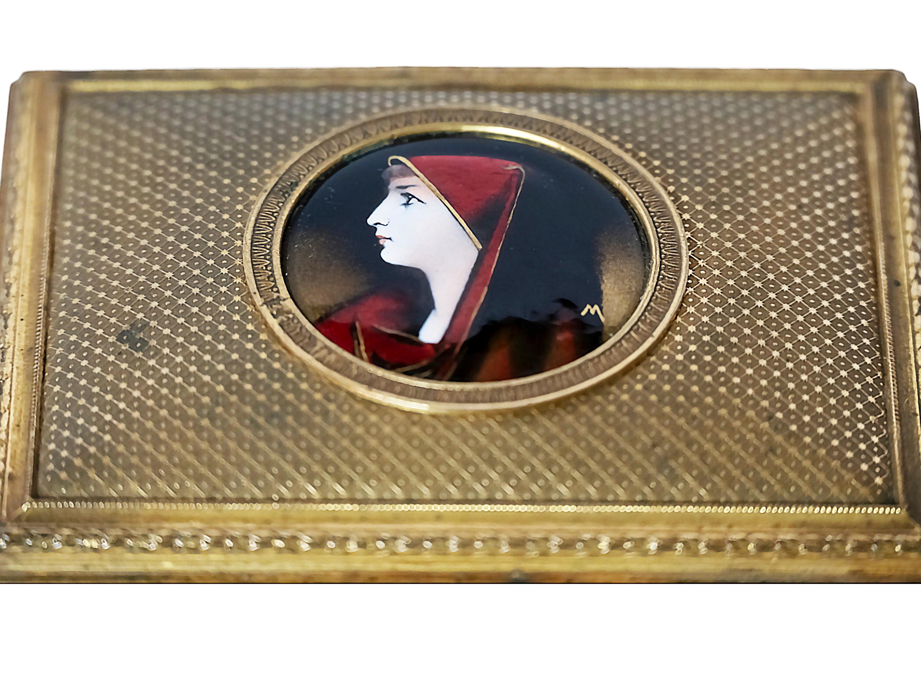 French Gilt Bronze Jewelry Box with Limoges Enamel Portrait Plaque In Good Condition For Sale In Vilnius, LT