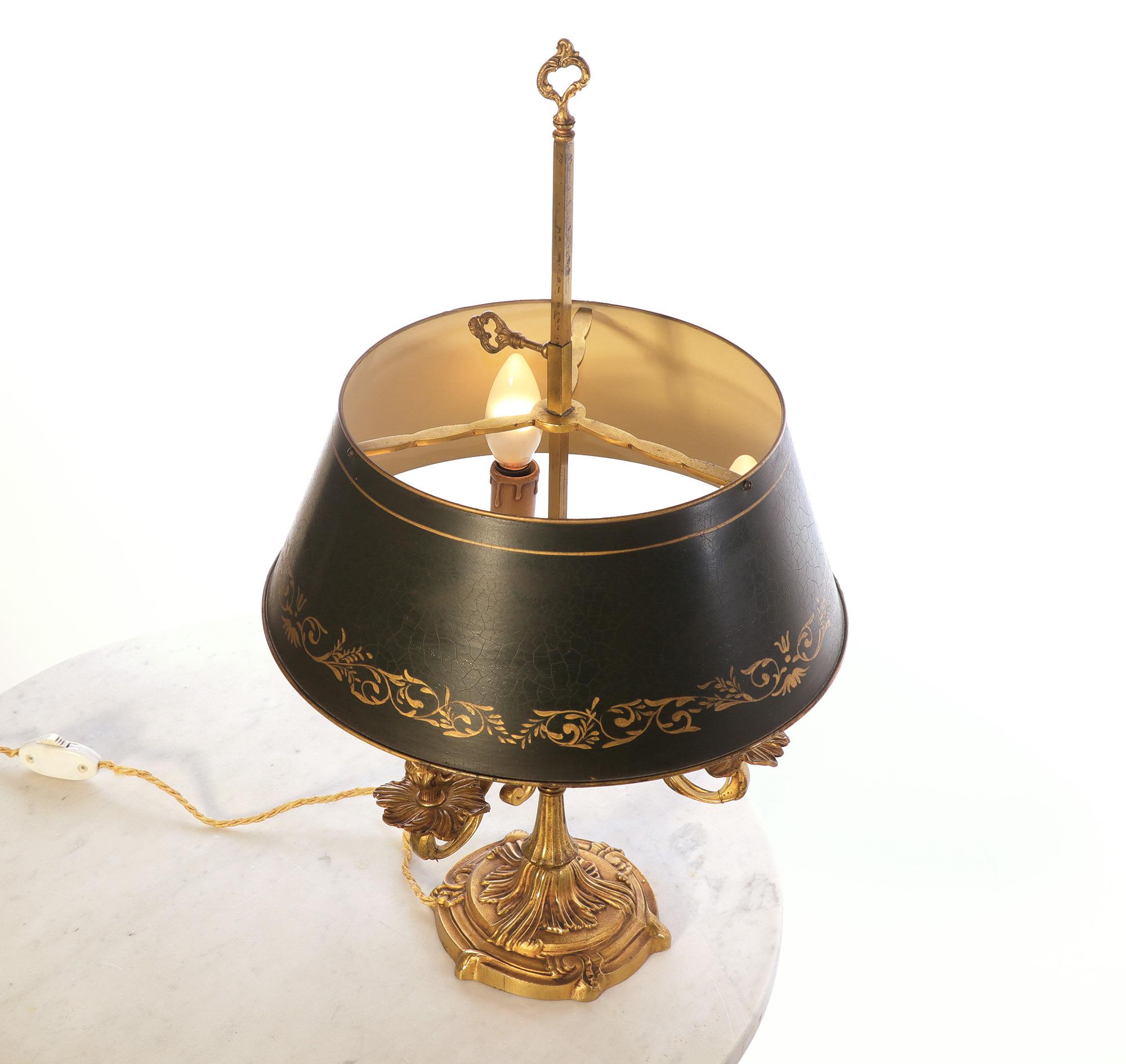 French Gilt Bronze Louis XV Style Bouillotte Lamp, 19th Century (Louis XV.)