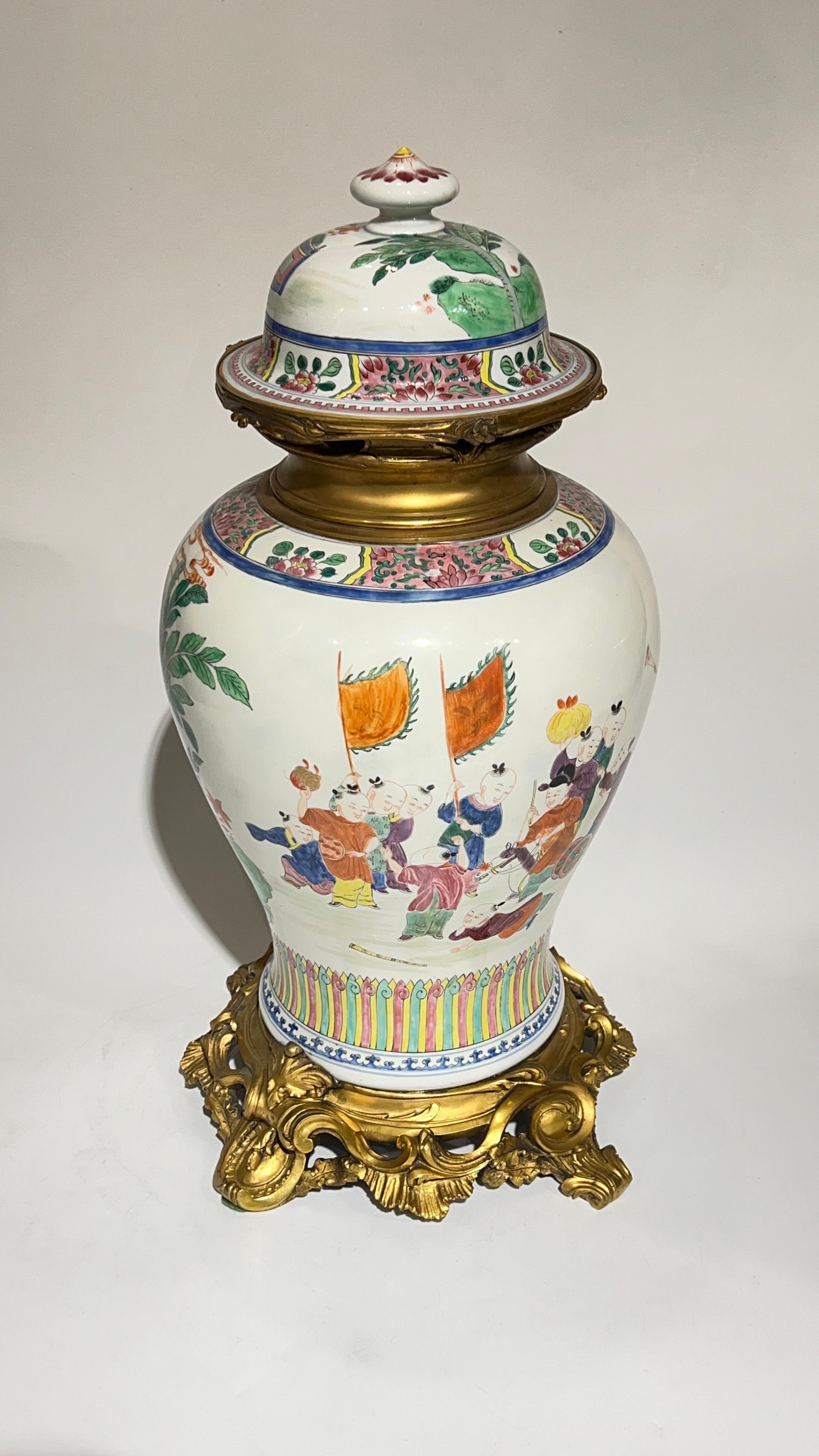 French  Gilt Bronze Mounted Chinese Export Porcelain Vase with Cover For Sale 6