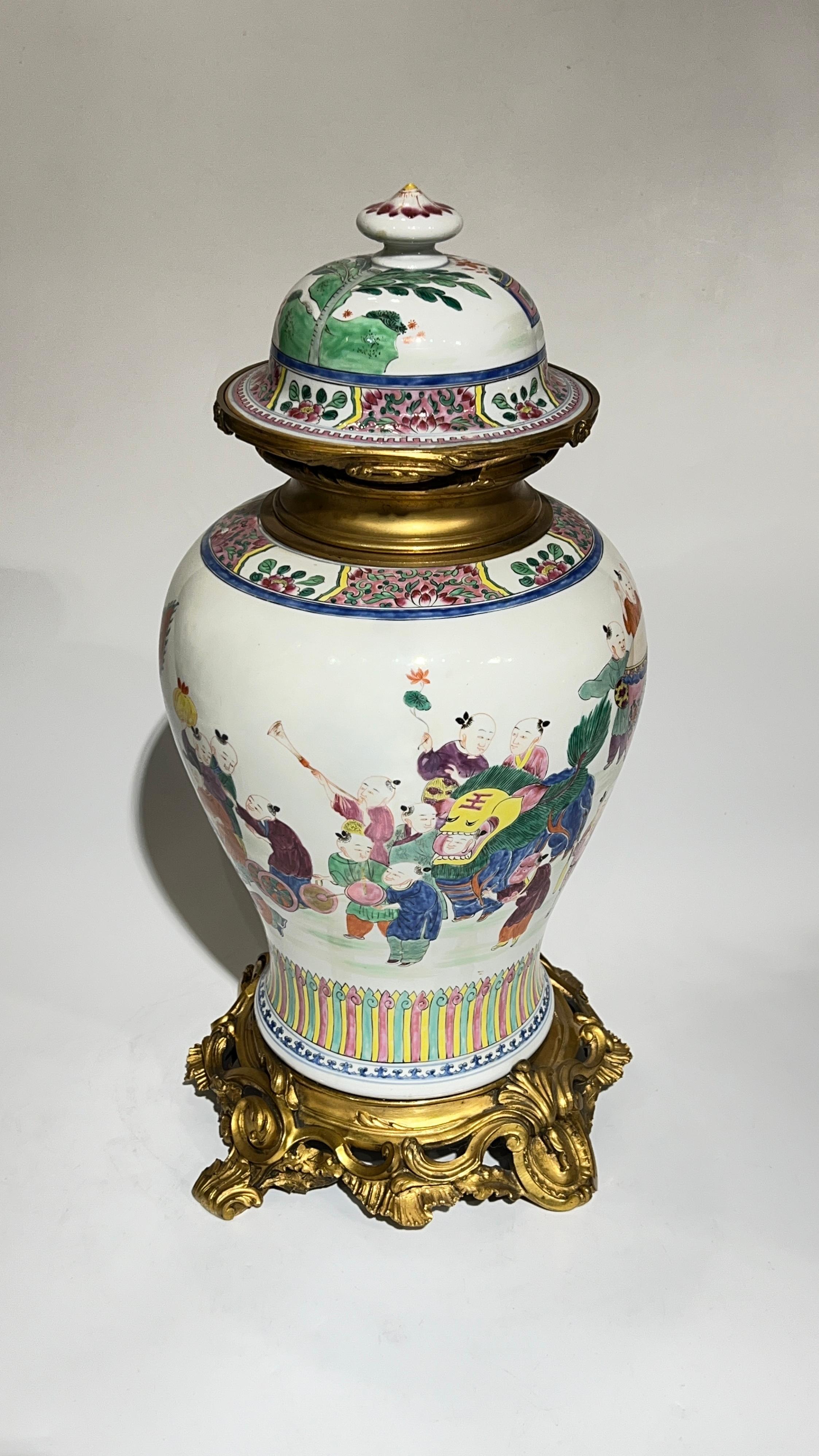 19th Century French  Gilt Bronze Mounted Chinese Export Porcelain Vase with Cover For Sale