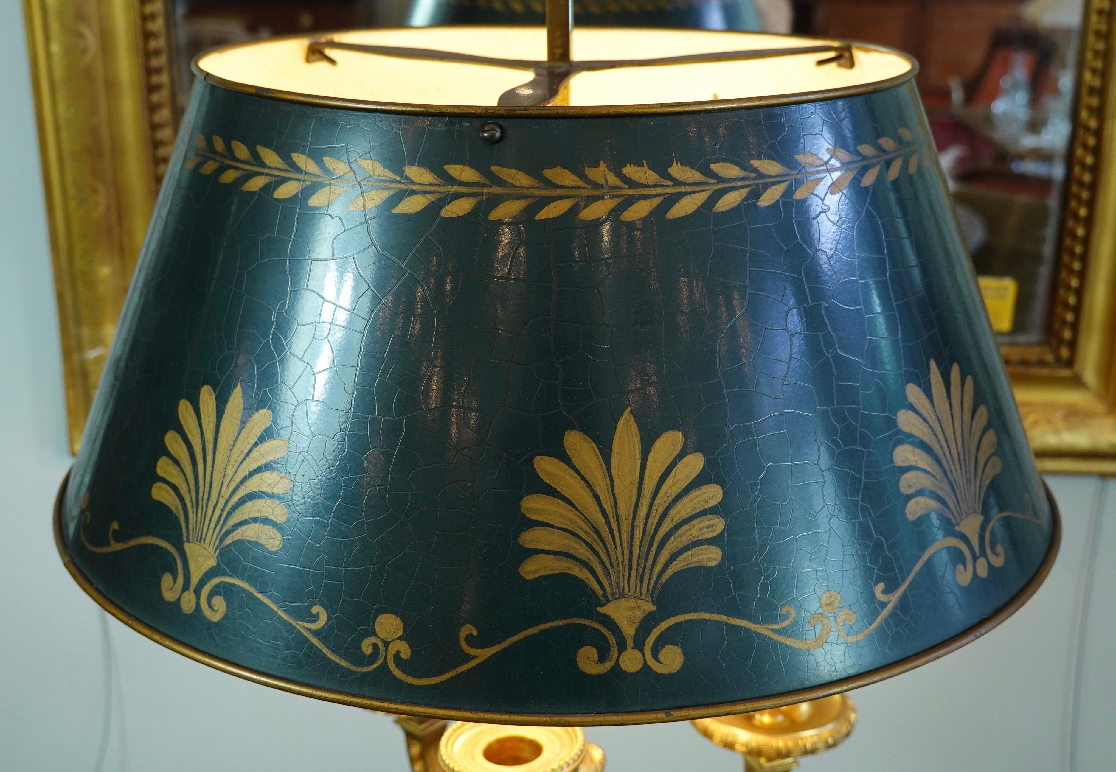 French Gilt-Bronze Neoclassical Bouillotte Lamp with Tole Shade For Sale 3