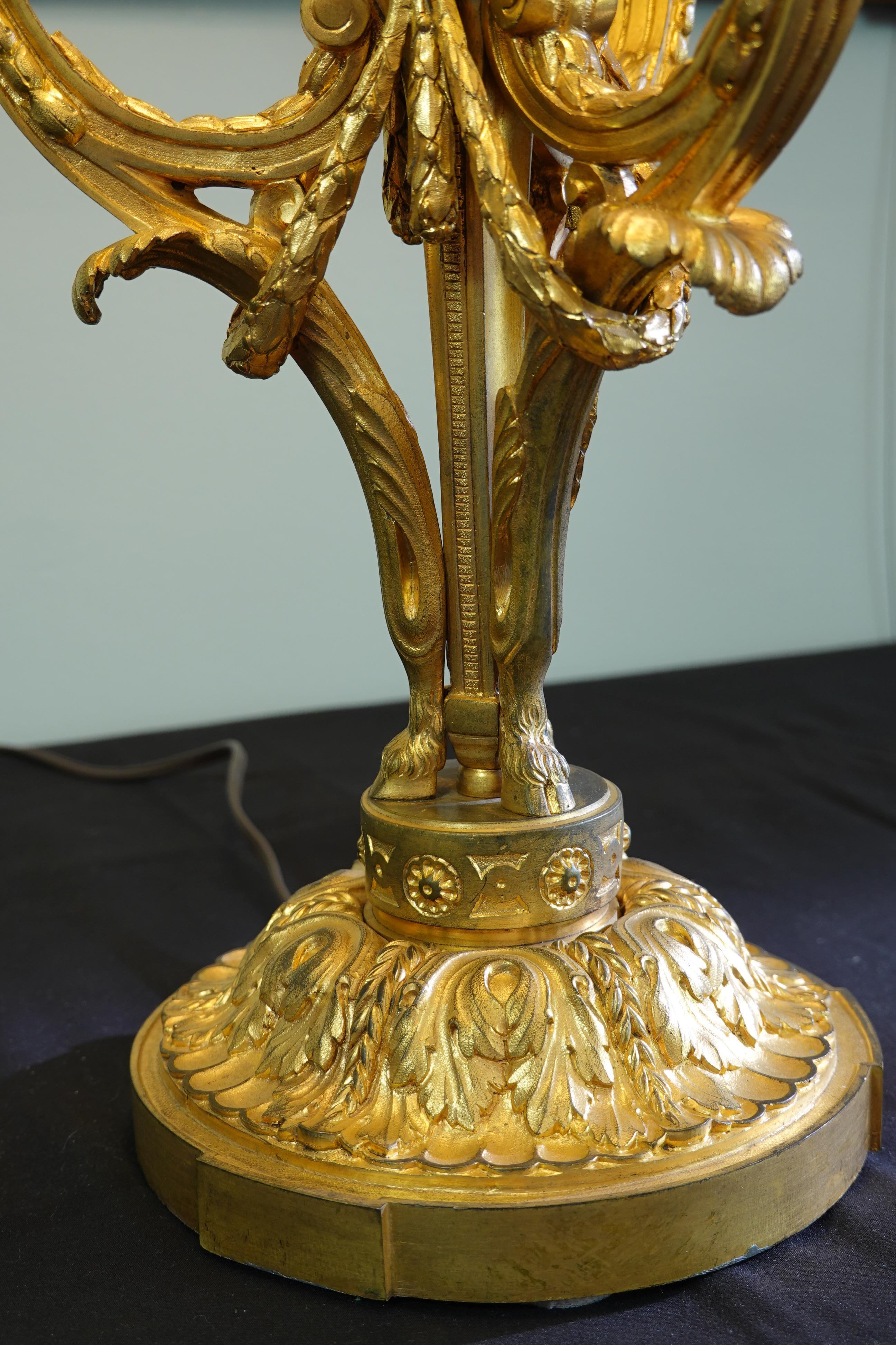 French Gilt-Bronze Neoclassical Bouillotte Lamp with Tole Shade For Sale 7