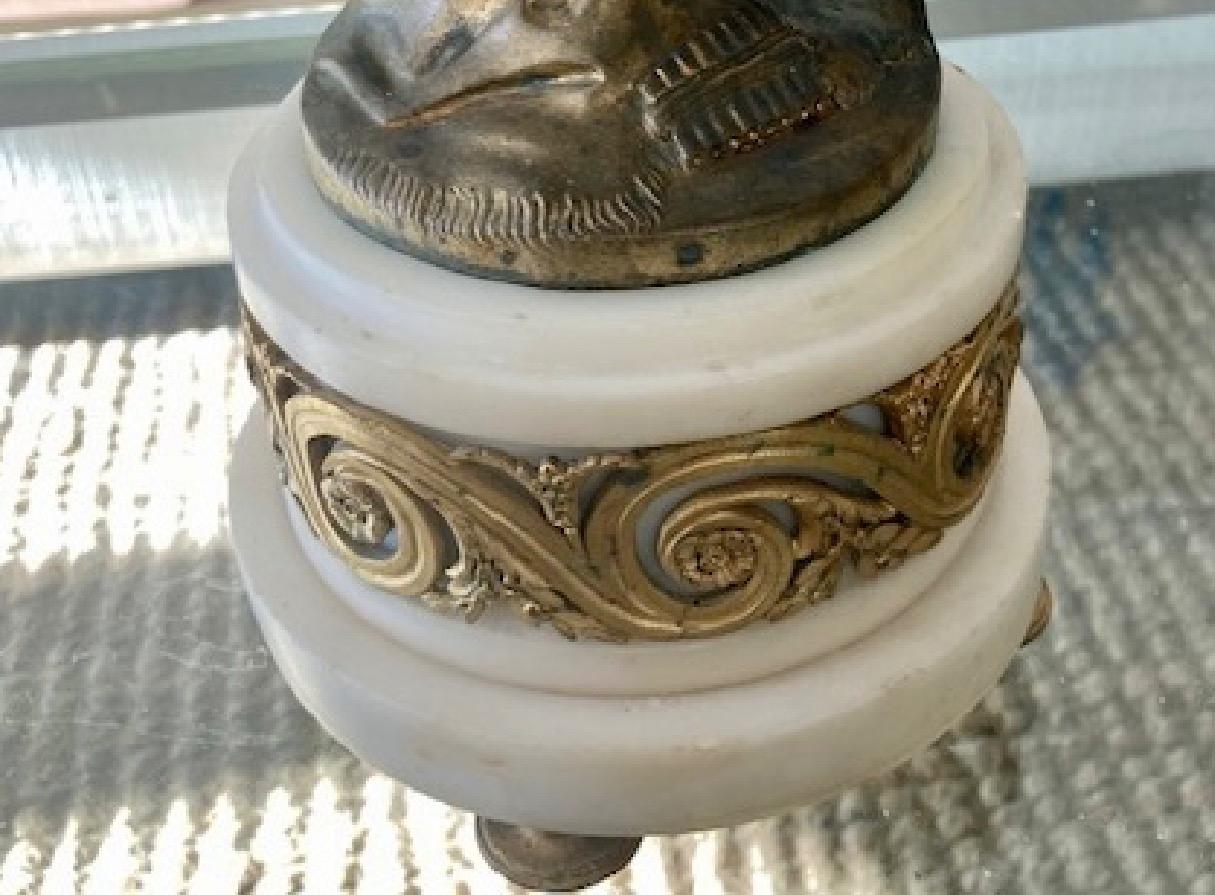 Französisch Vergoldete Bronze Pan Putti Kandelaber, ein Paar im Angebot 3
