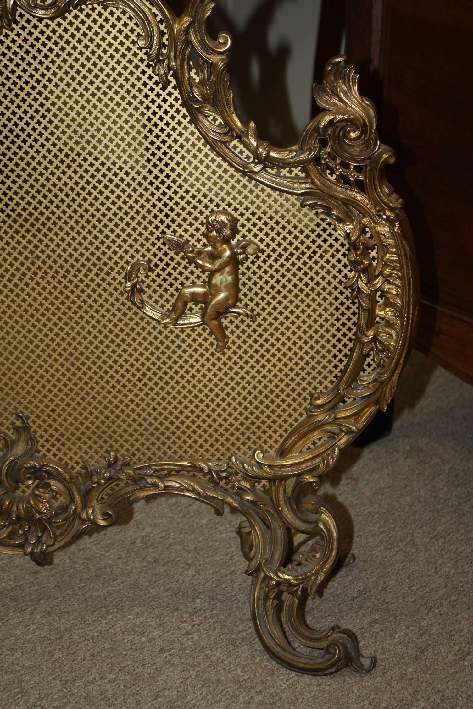 French Gilt Bronze Scroll Fire Place Screen or Fire Screen In Good Condition For Sale In Fairhope, AL