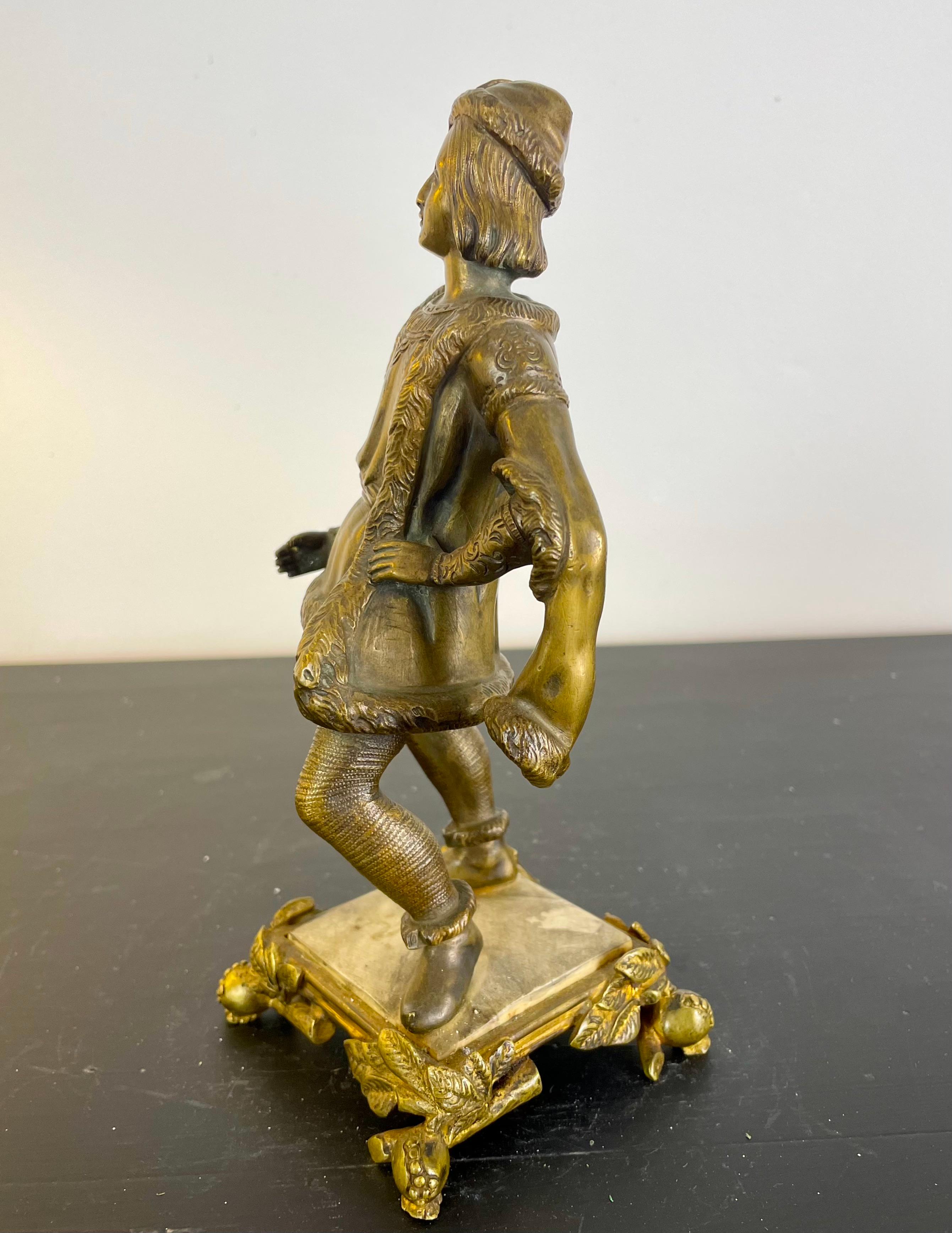 French Gilt bronze sculpture of a gallant in Renaissance style - 19th France In Good Condition For Sale In Beuzevillette, FR