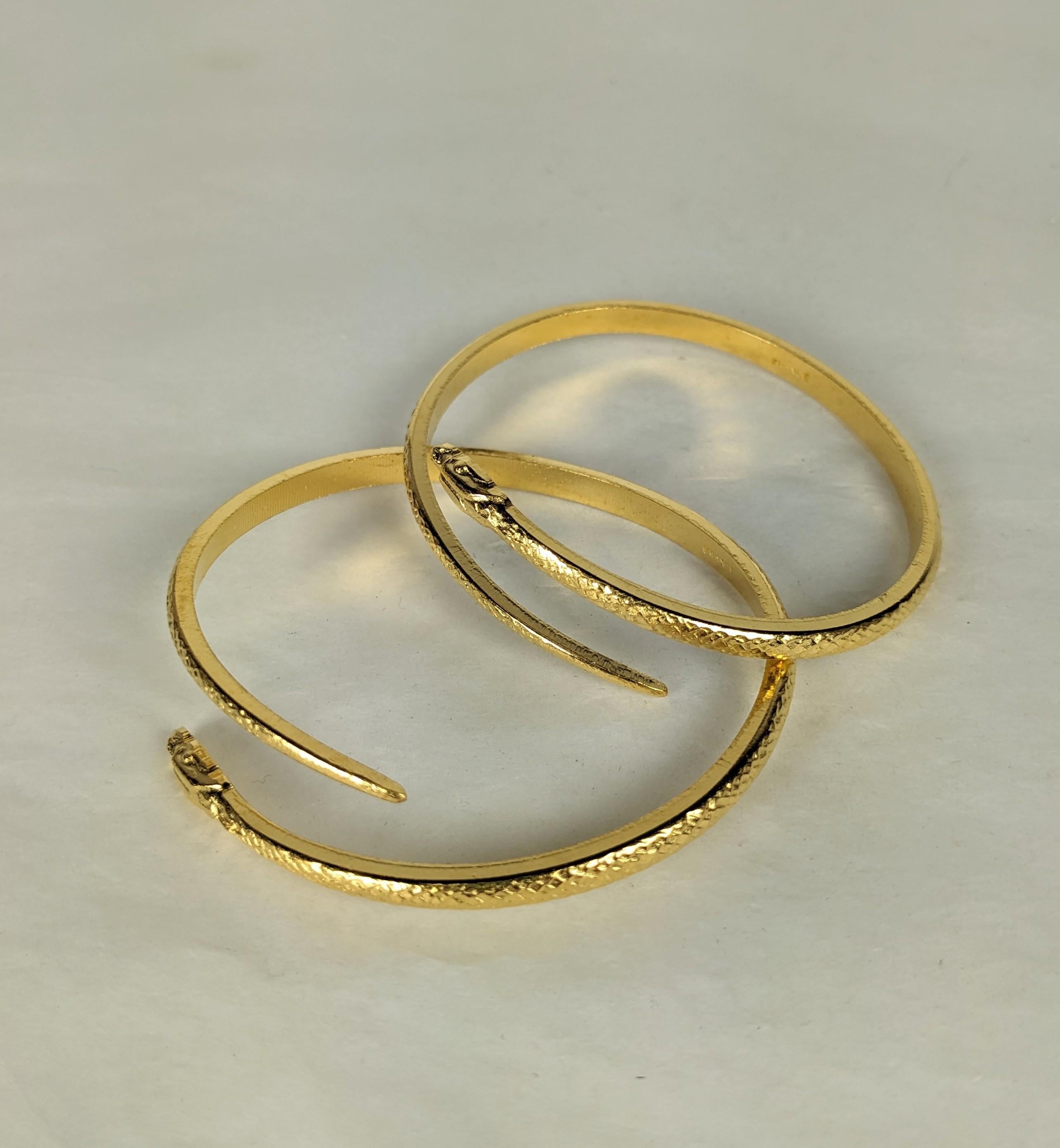 Französische vergoldete Bronze Schlangenarmreifen für Damen oder Herren im Angebot