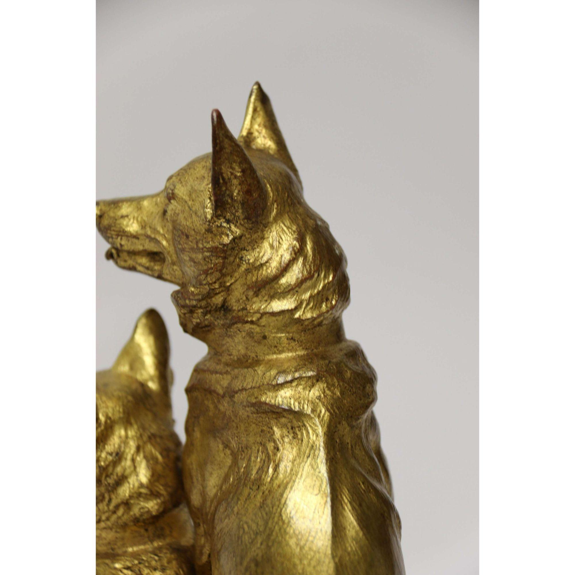 Estudio francés en bronce dorado de dos perros pastores alemanes por Louis Riche, hacia 1910 en venta 11