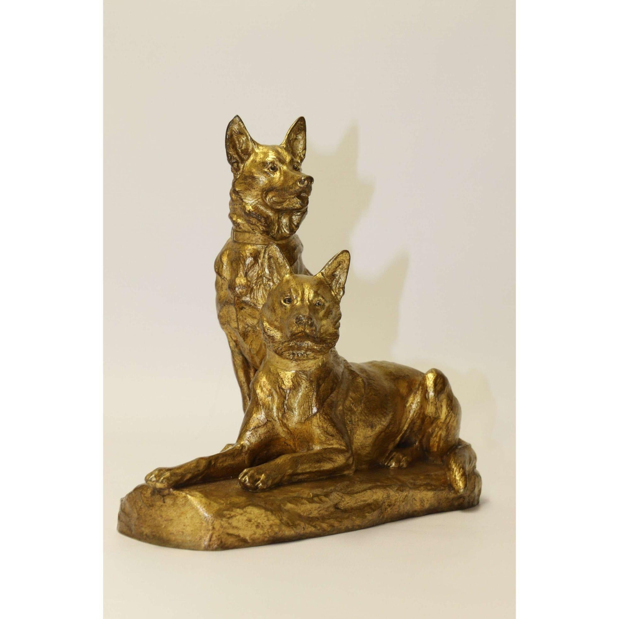 Estudio francés en bronce dorado de dos perros pastores alemanes por Louis Riche, hacia 1910 en venta 1
