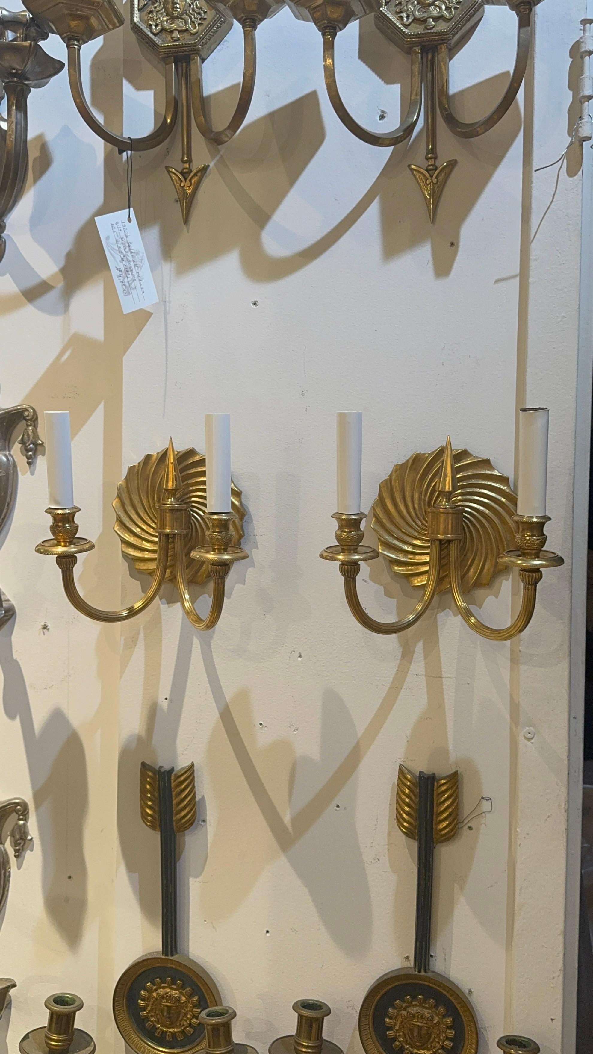 Français French gilt bronze sunburst sconces en vente