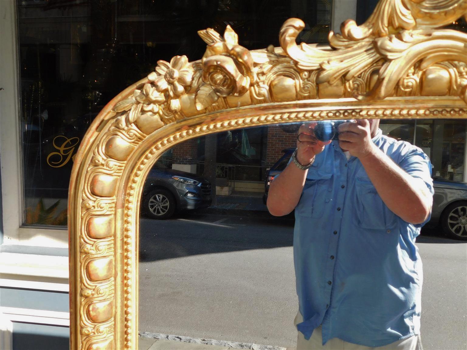 French Gilt Carved Wood & Gesso Foliage Cartouche Wall Mirror, Circa 1800 In Excellent Condition For Sale In Hollywood, SC