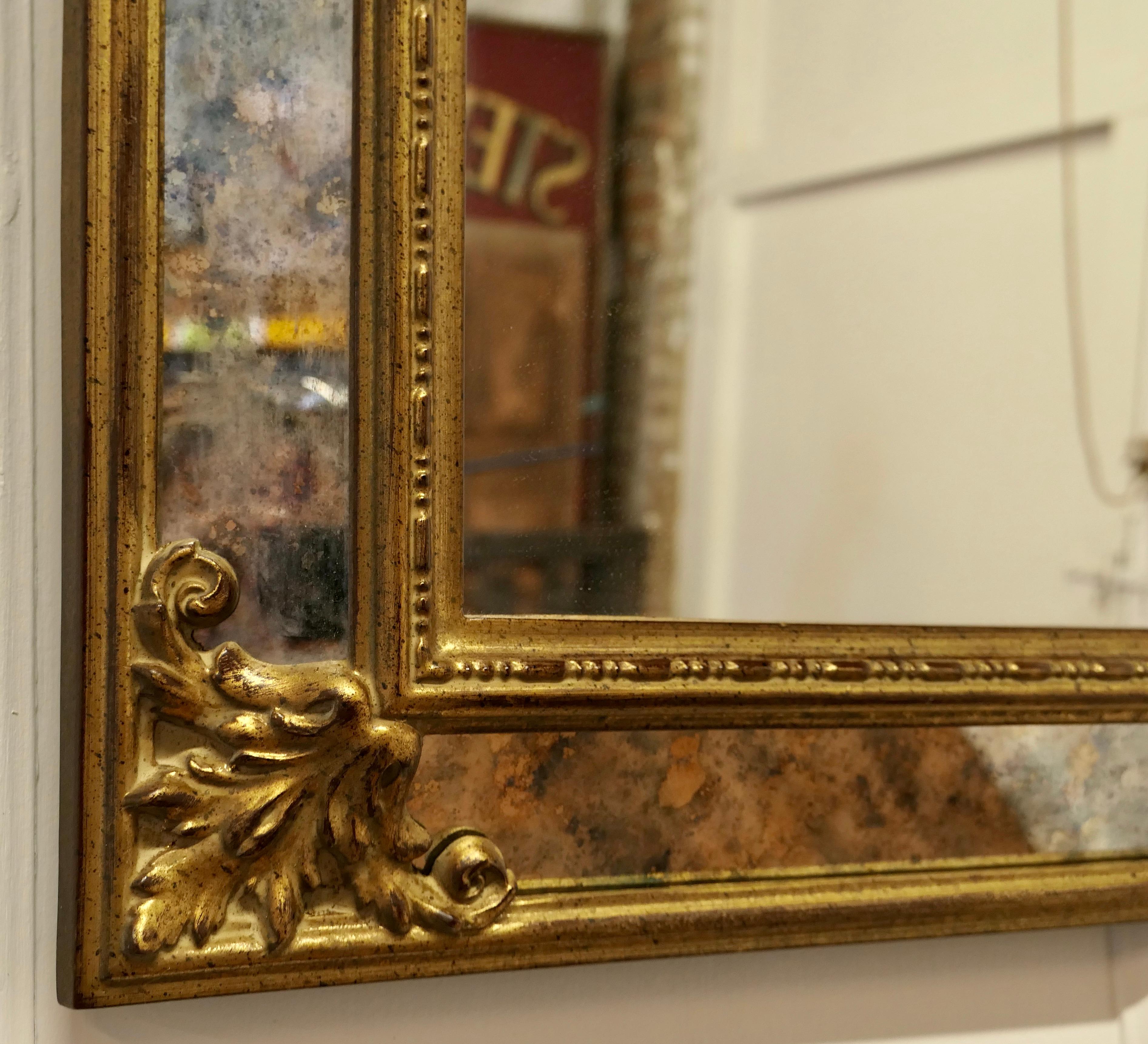 French Gilt Cushion Mirror This Is an Exquisite Piece In Good Condition For Sale In Chillerton, Isle of Wight
