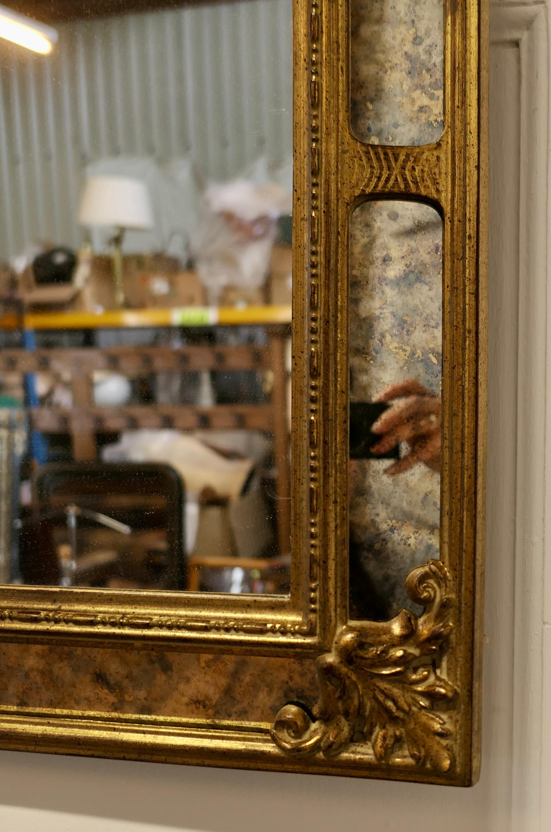 French Gilt Cushion Mirror This Is an Exquisite Piece For Sale 1
