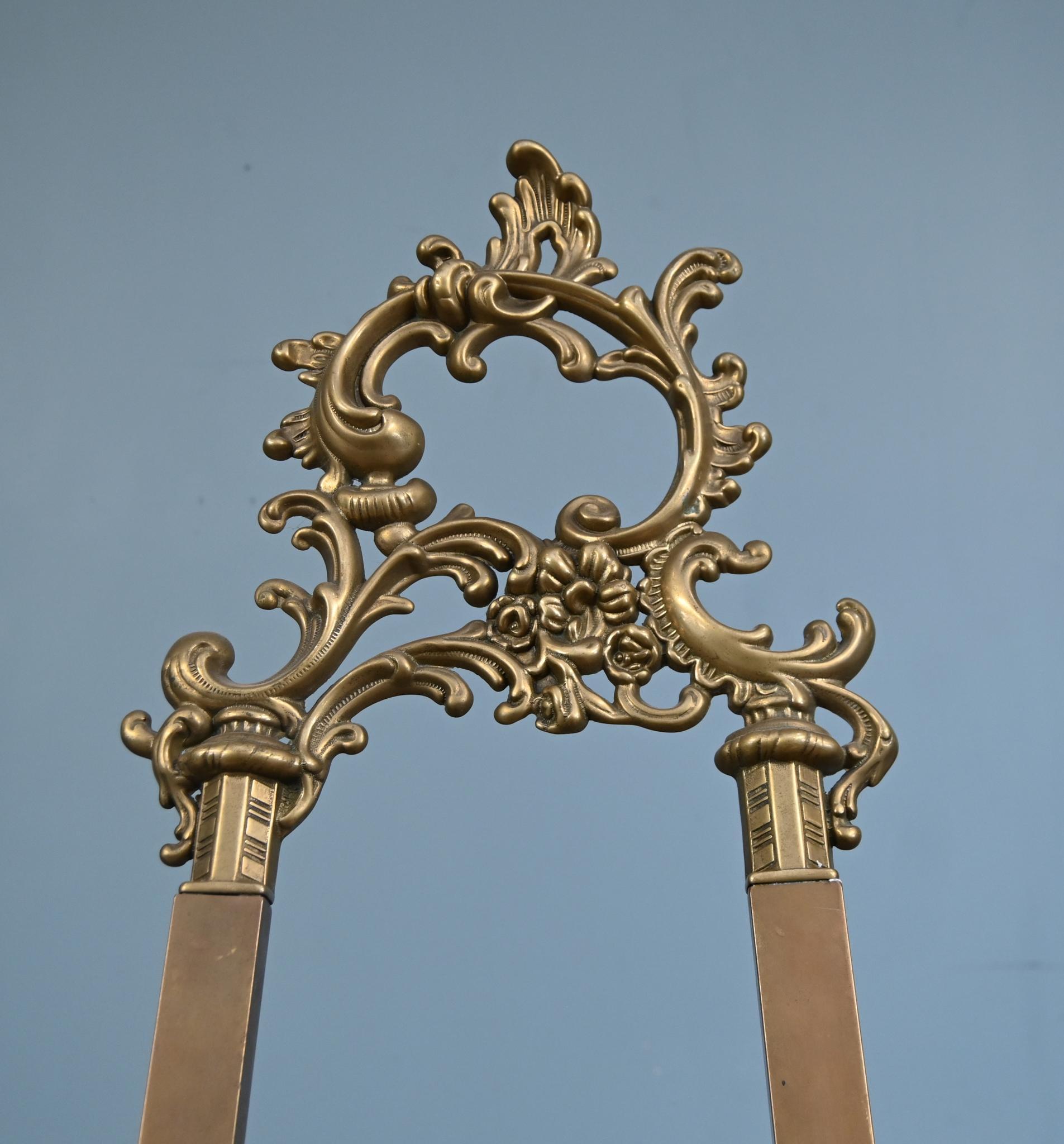 Fine XX secolo Cavalletto dorato francese Cavalletto da esposizione Rococo per pittori in vendita