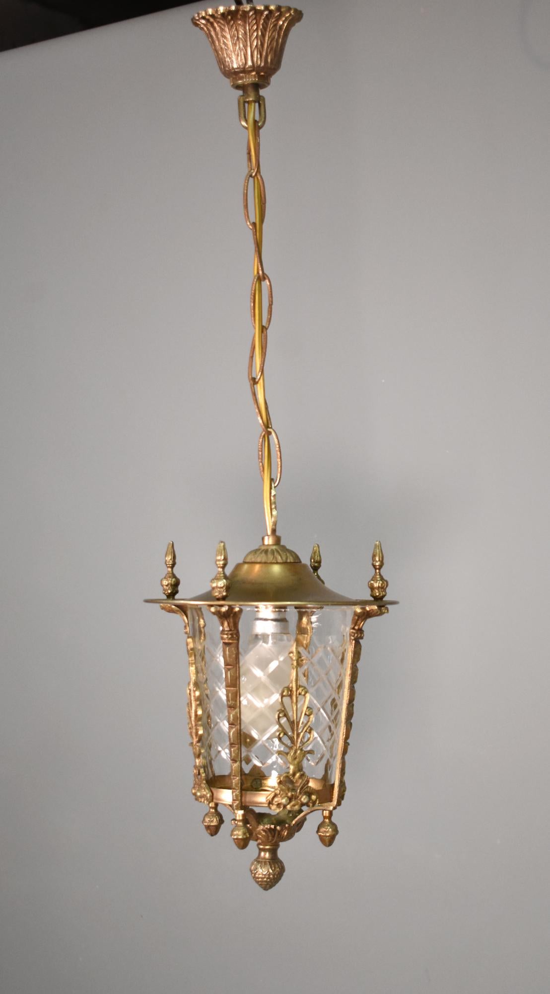 Mid-Century Modern Lanterne d'entrée dorée à la française en vente