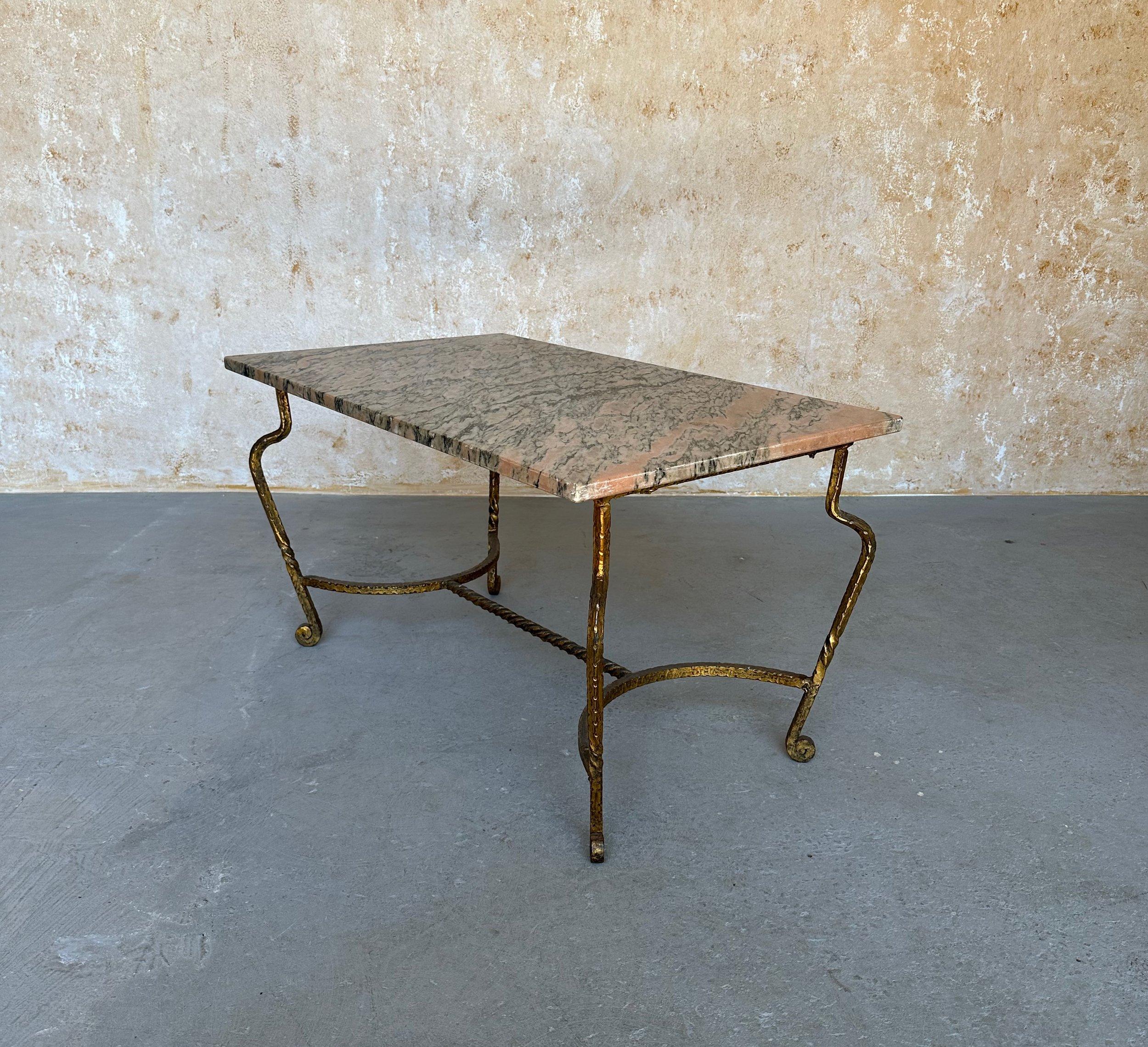 French Gilt Iron Coffee Table With Pink & Black Marble Top For Sale 1