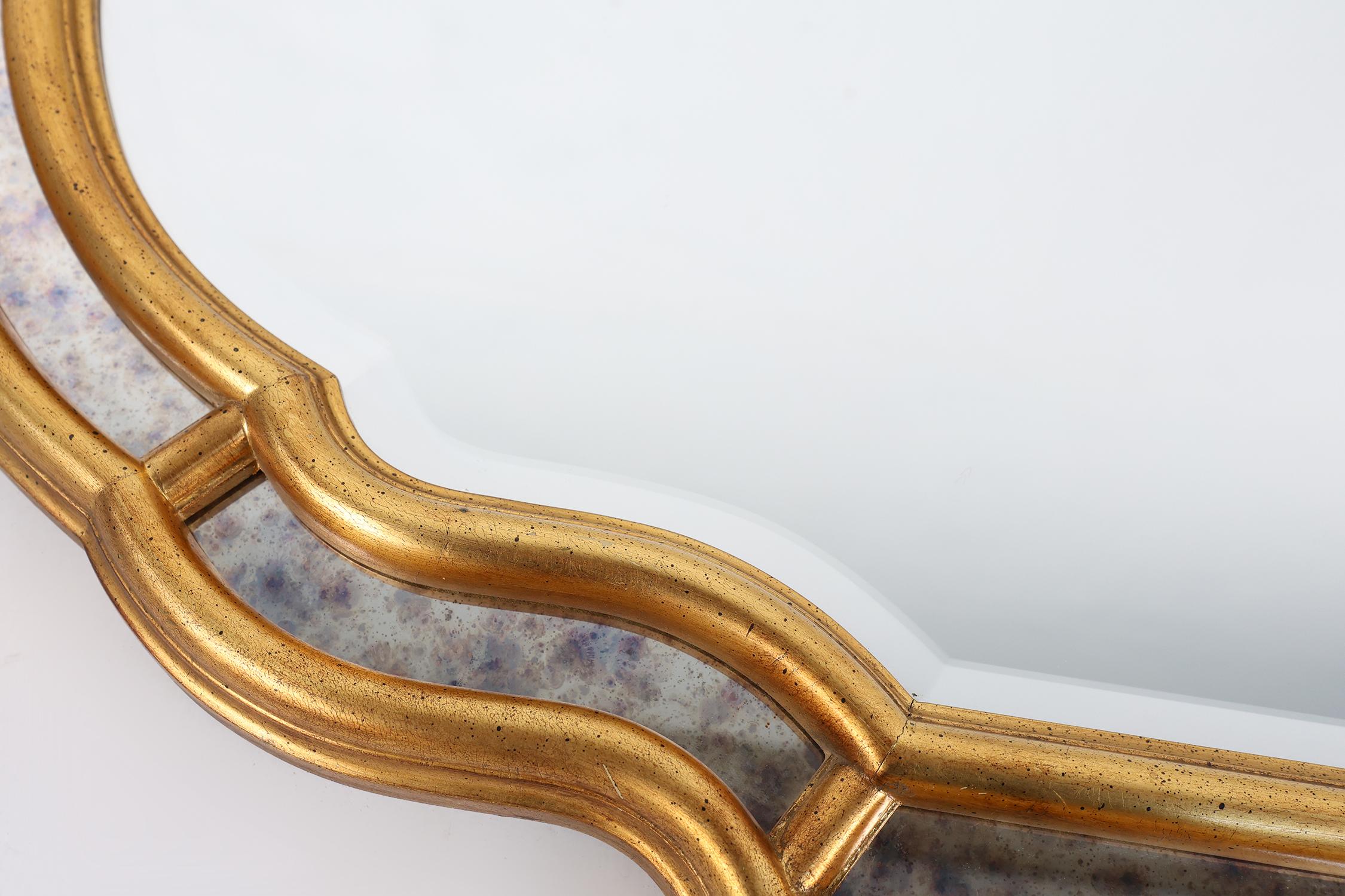 Miroir français de style Louis Philip décoré de verre miroir fumé en vente 3