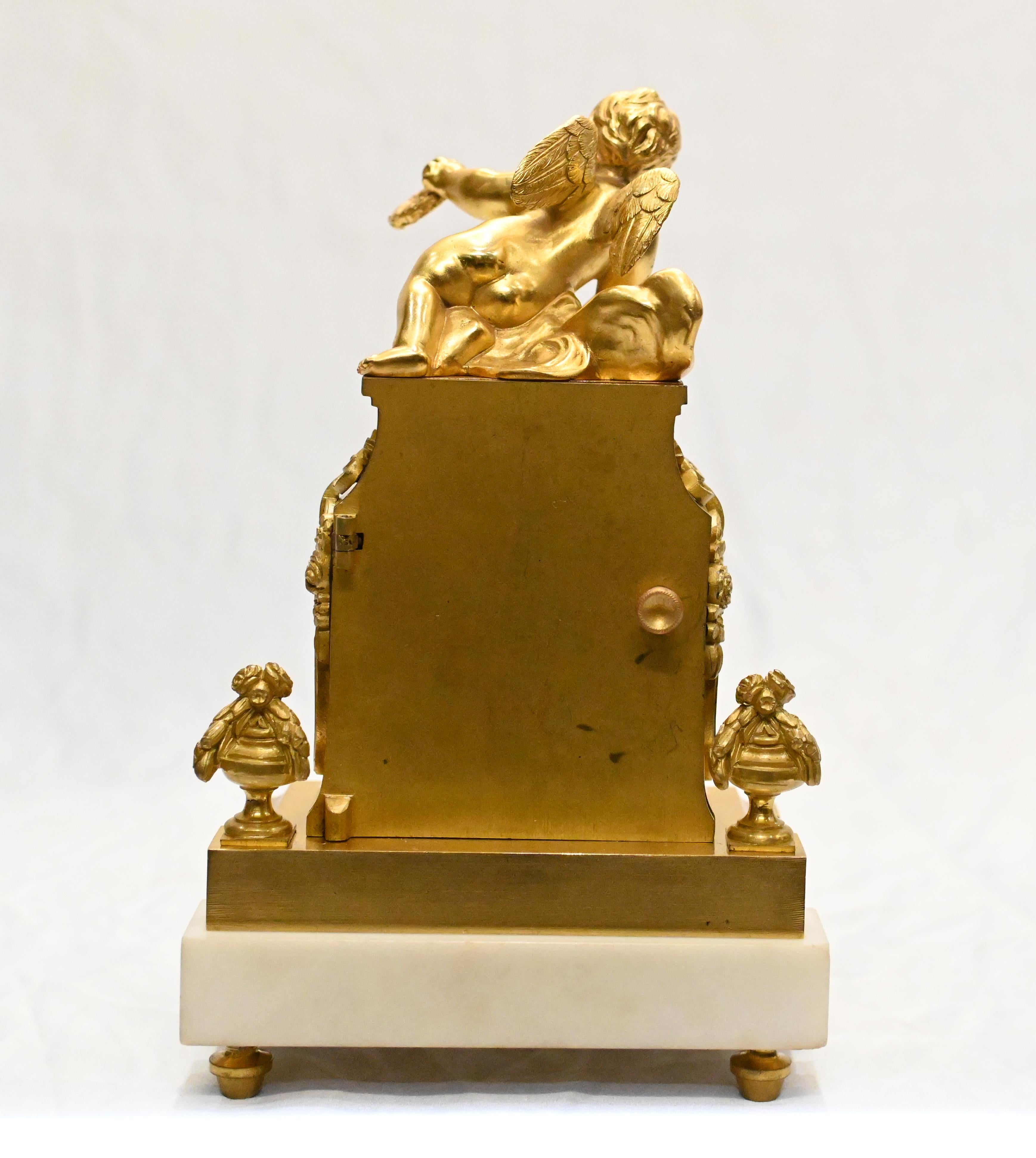 Pendule de cheminée française dorée par Linke French 1890 Cherubin en vente 5