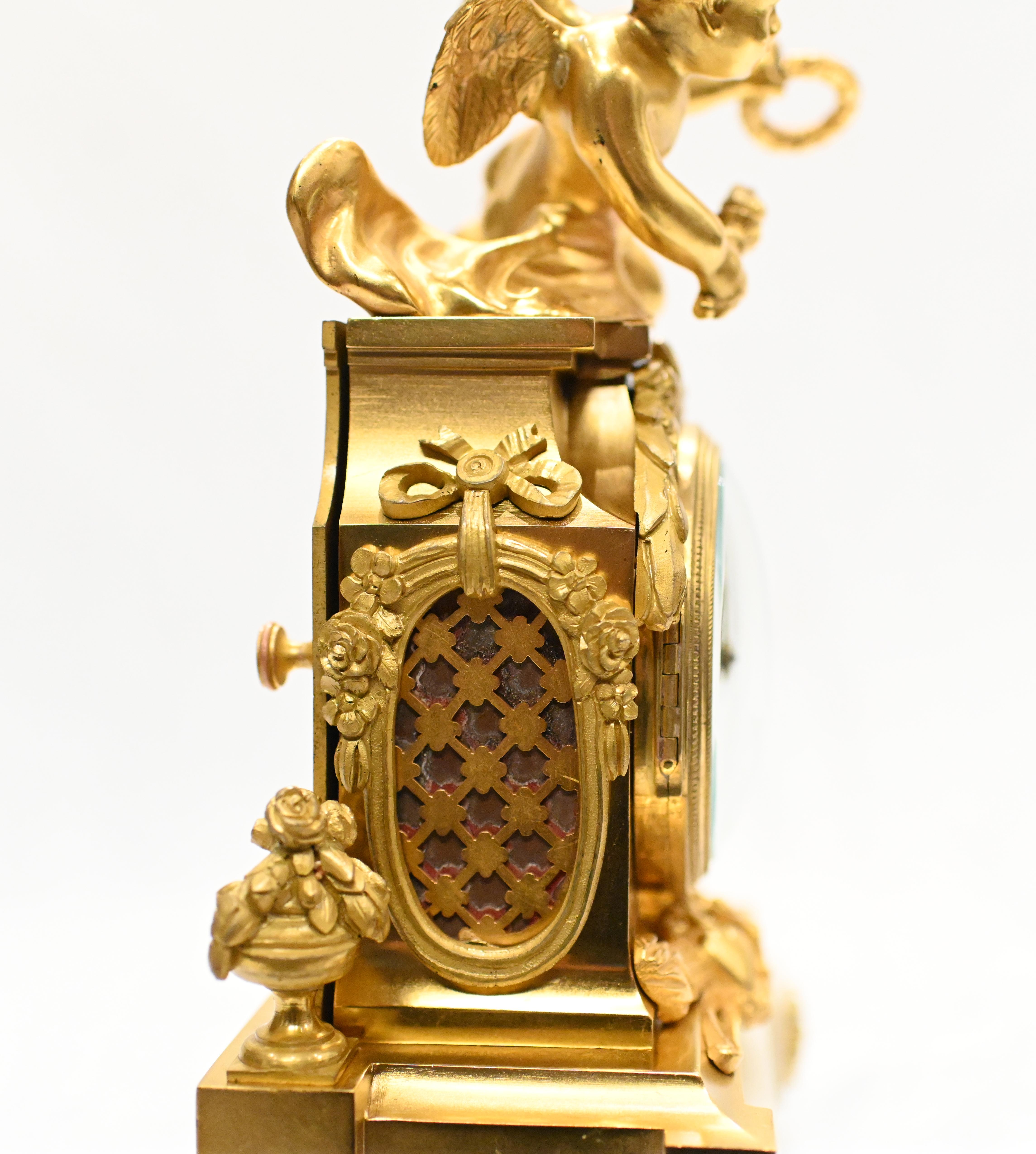 Pendule de cheminée française dorée par Linke French 1890 Cherubin en vente 8