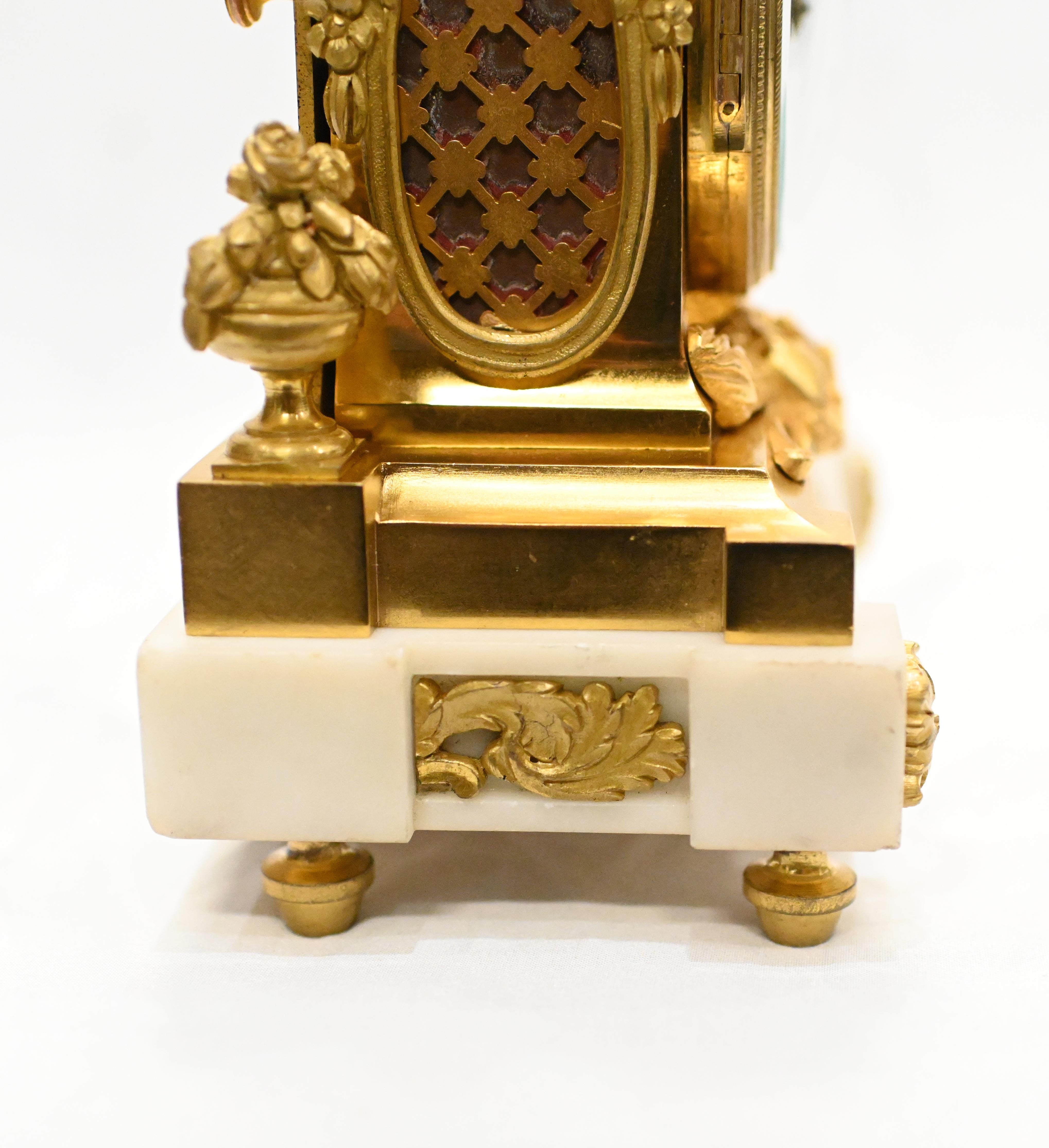 Pendule de cheminée française dorée par Linke French 1890 Cherubin en vente 9
