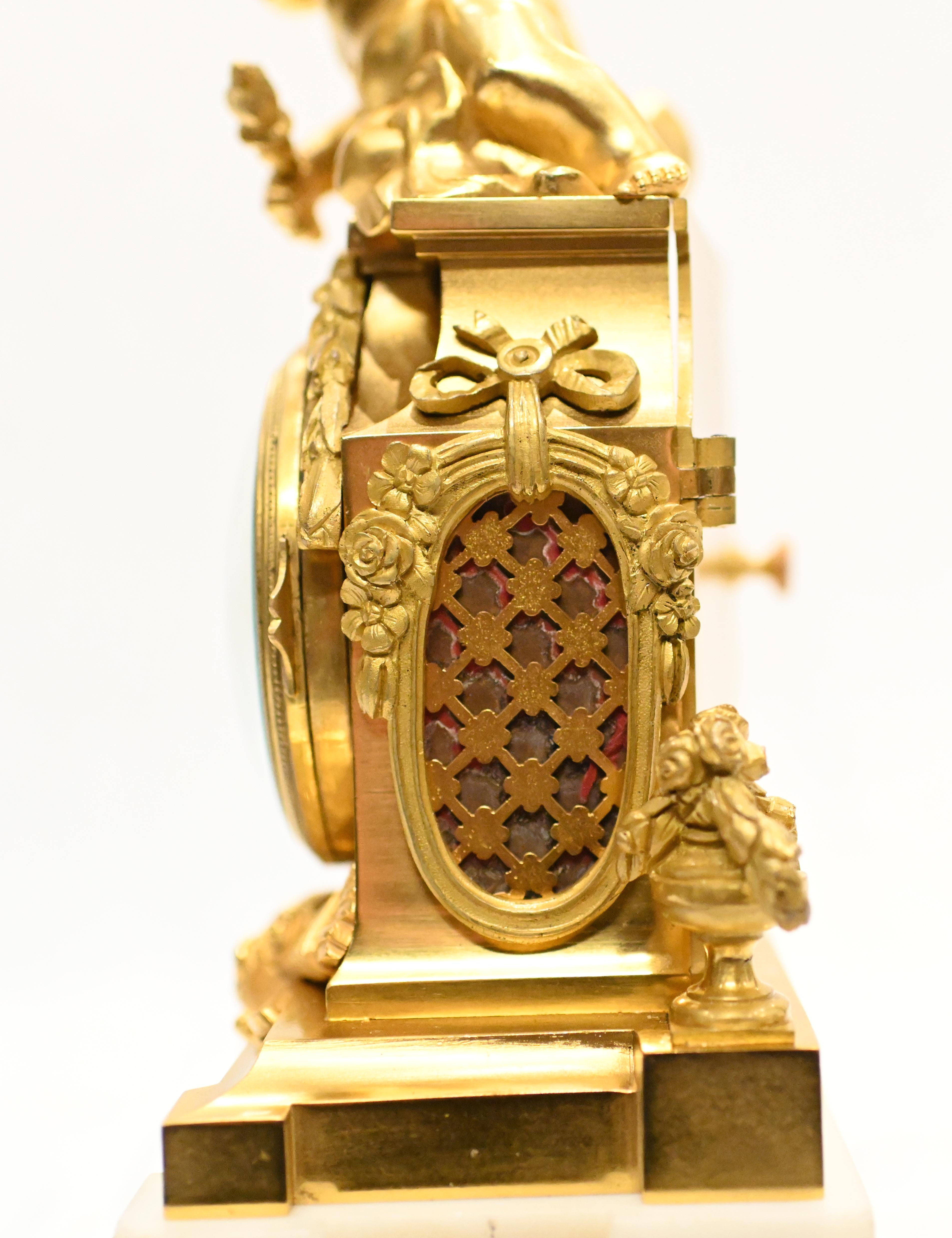 Pendule de cheminée française dorée par Linke French 1890 Cherubin en vente 4