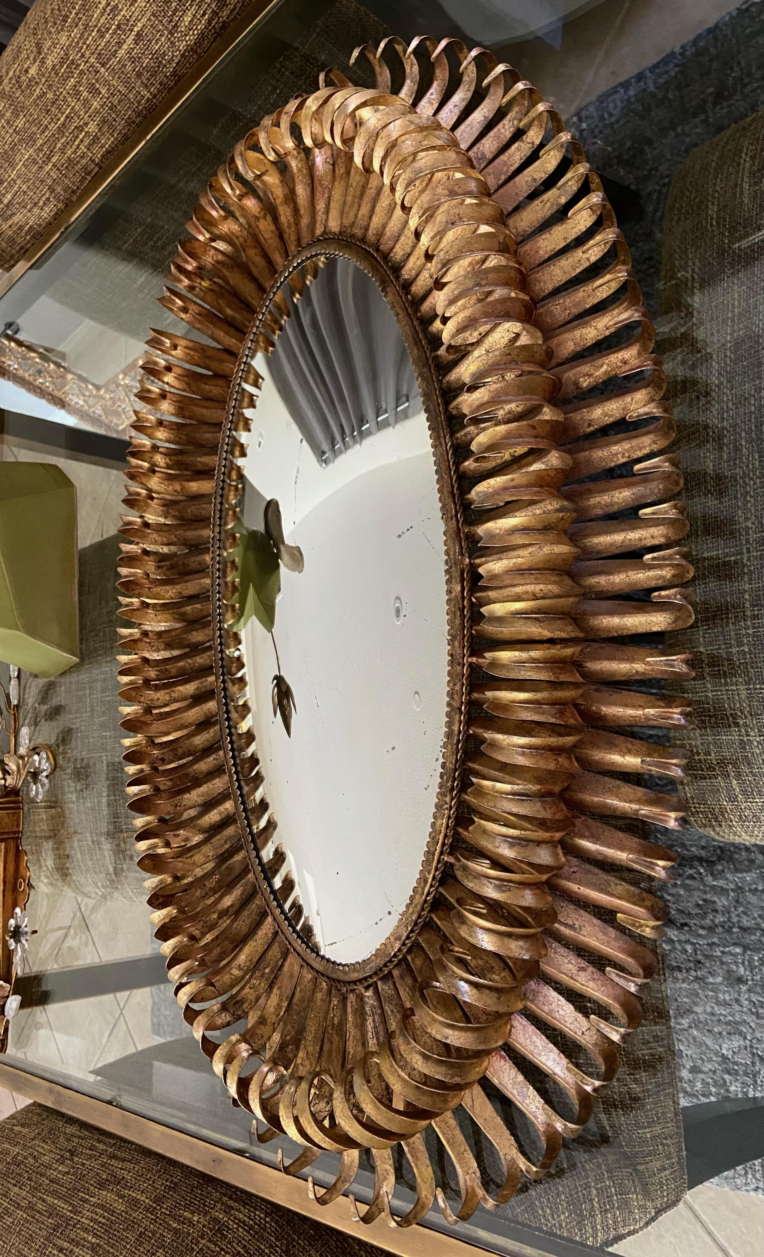 Miroir mural convexe Sunburst à œillets en métal doré français 9