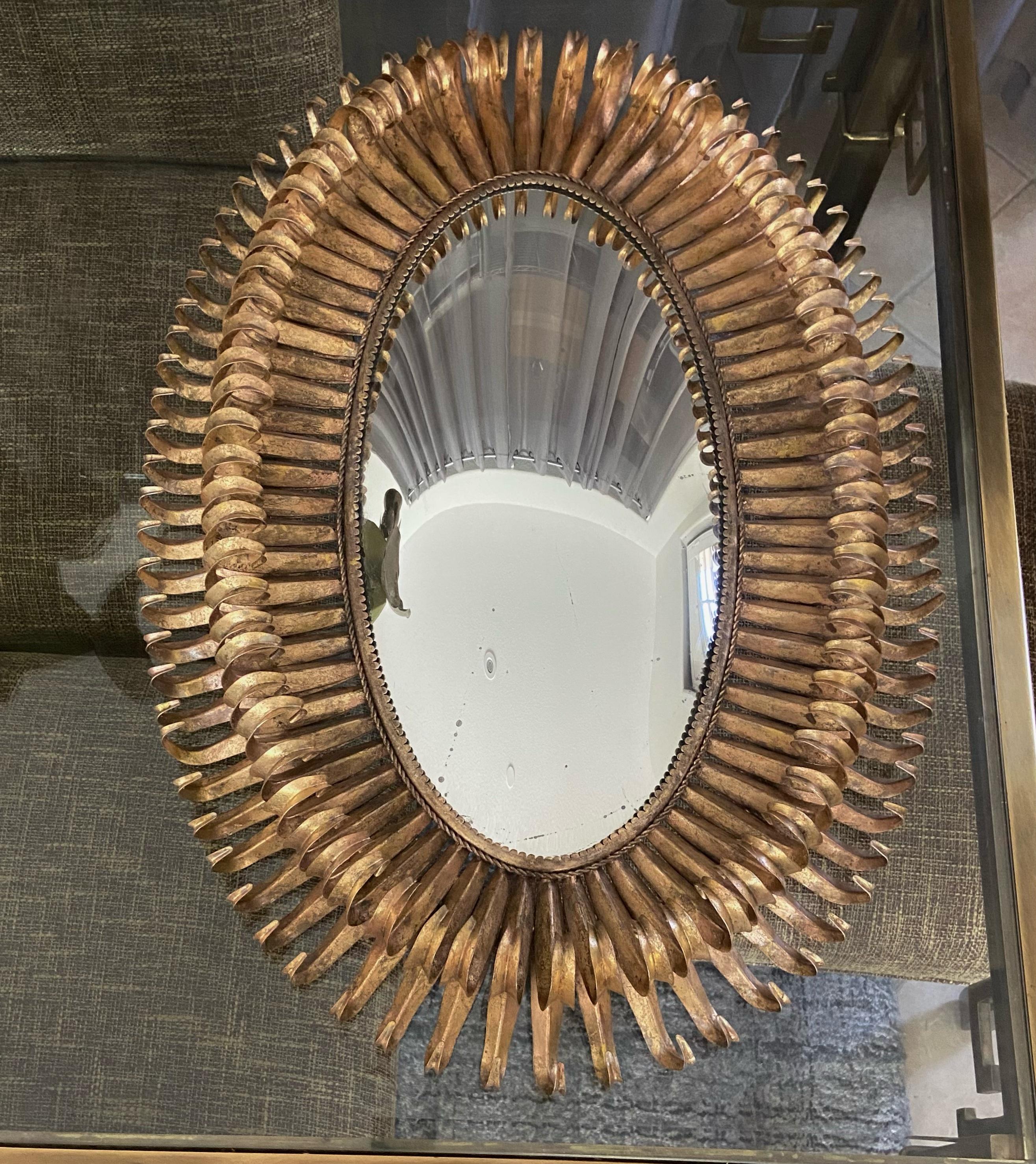 Miroir mural convexe Sunburst à œillets en métal doré français 1