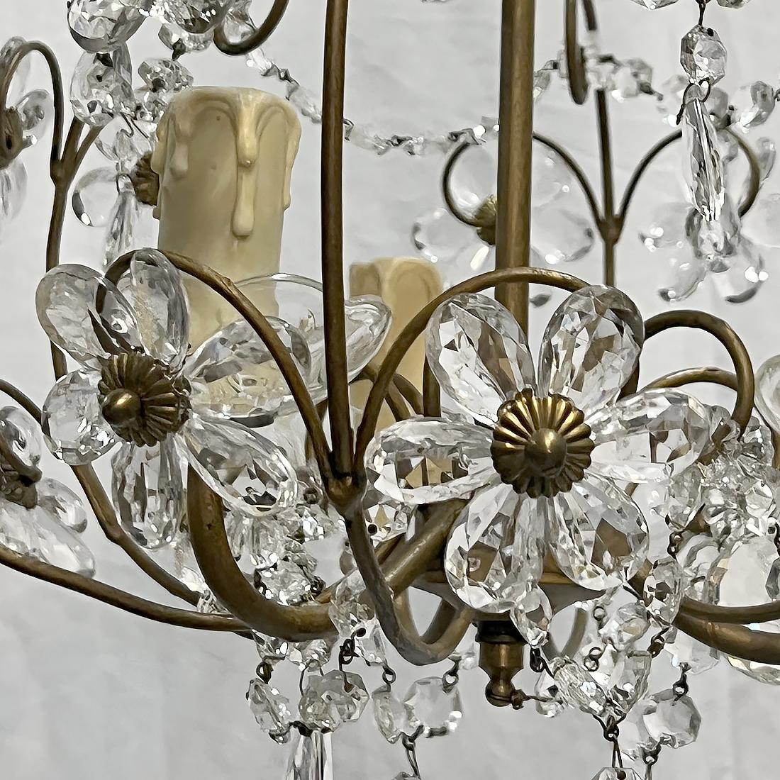 French Gilt Metal Light Fixture with Flowers In Good Condition For Sale In New York, NY