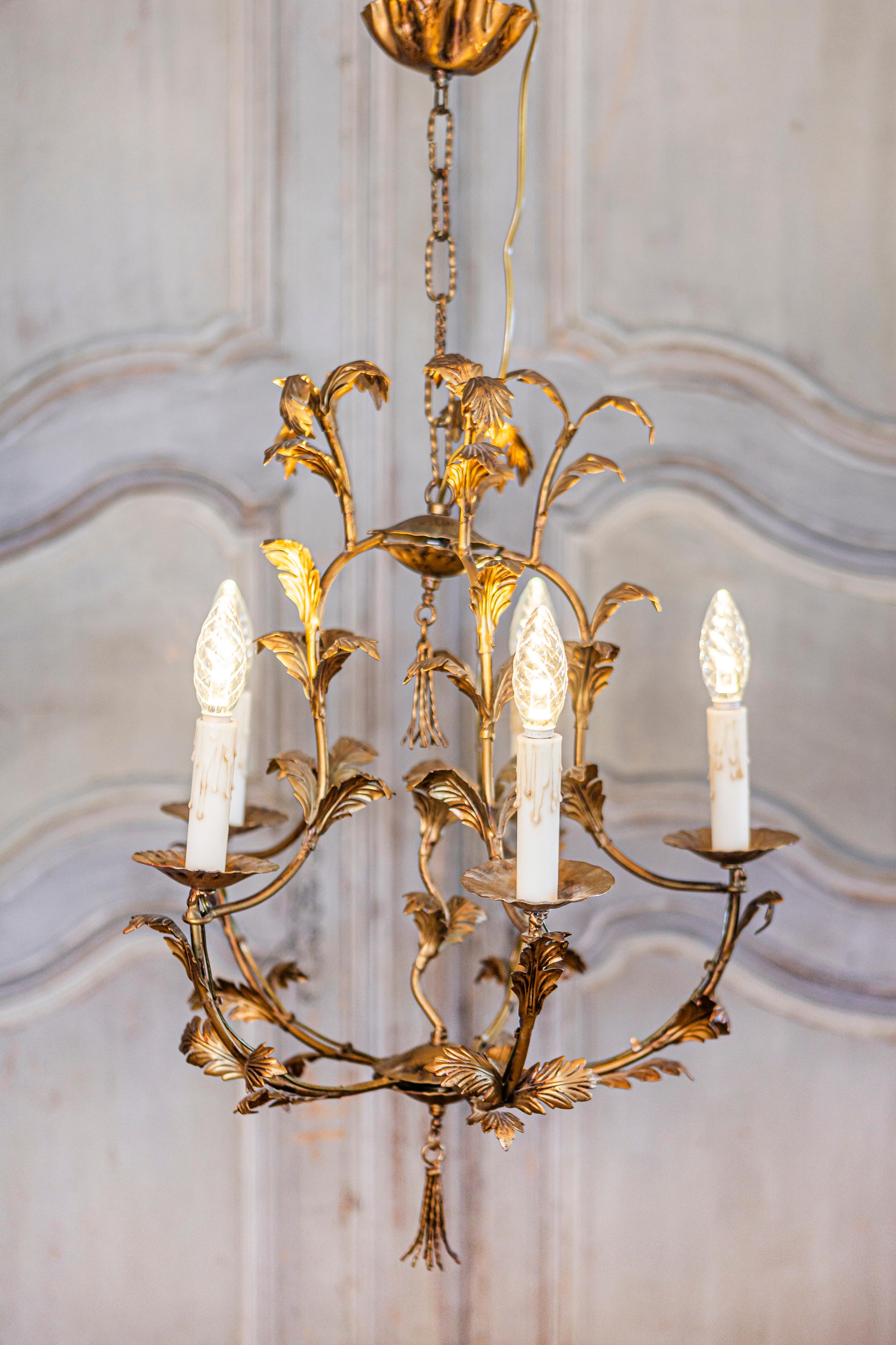 French Gilt Metal Maison Charles Inspired Five-Light Chandelier with Foliage In Good Condition For Sale In Atlanta, GA