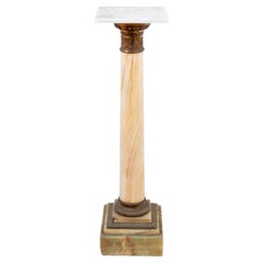 Pedestal de Alabastro Montado en Metal Dorado Francés