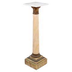 Pedestal de Alabastro Montado en Metal Dorado Francés