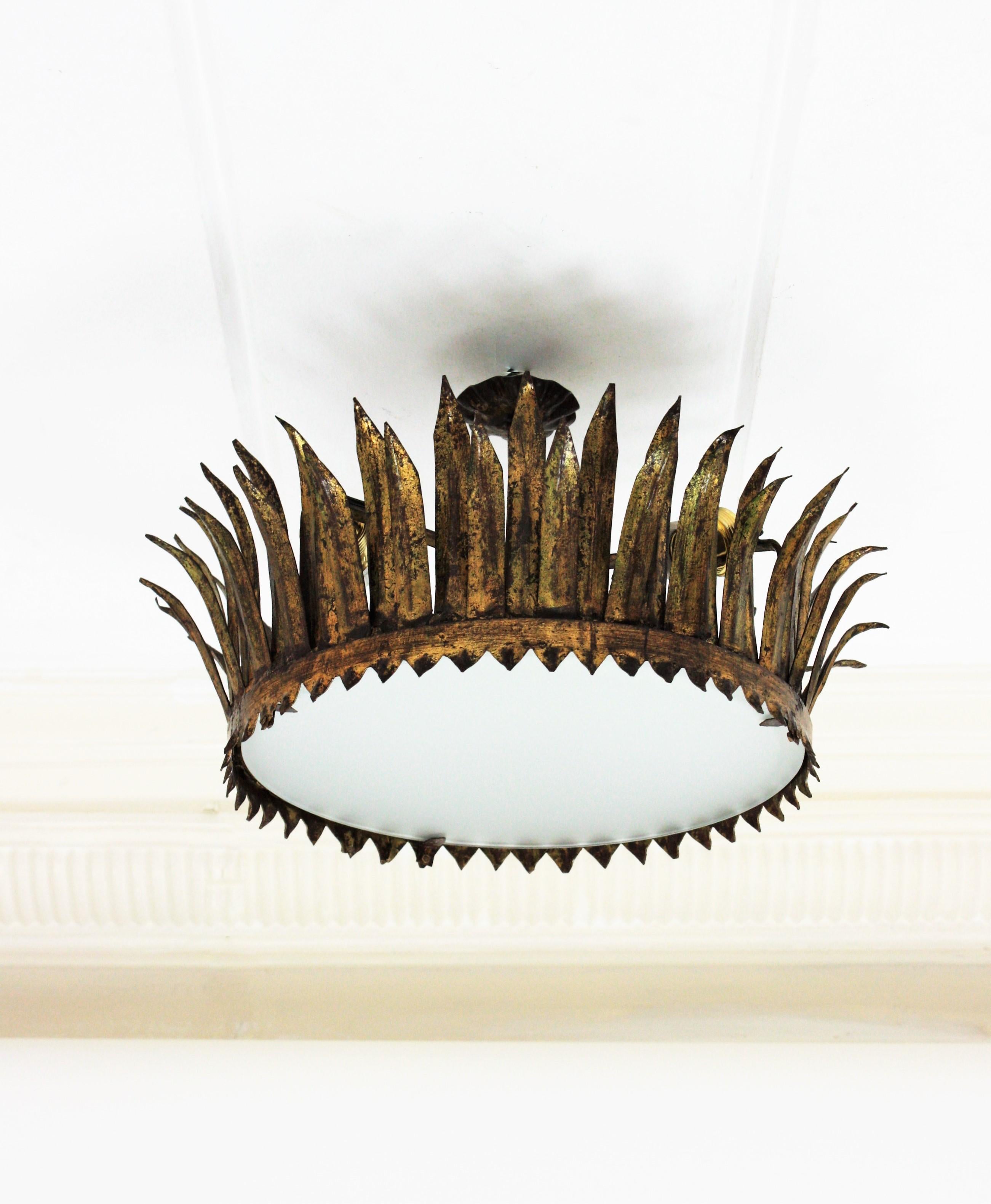 French Gilt Metal Sunburst Crown Ceiling Light Fixture or Pendant In Good Condition In Barcelona, ES