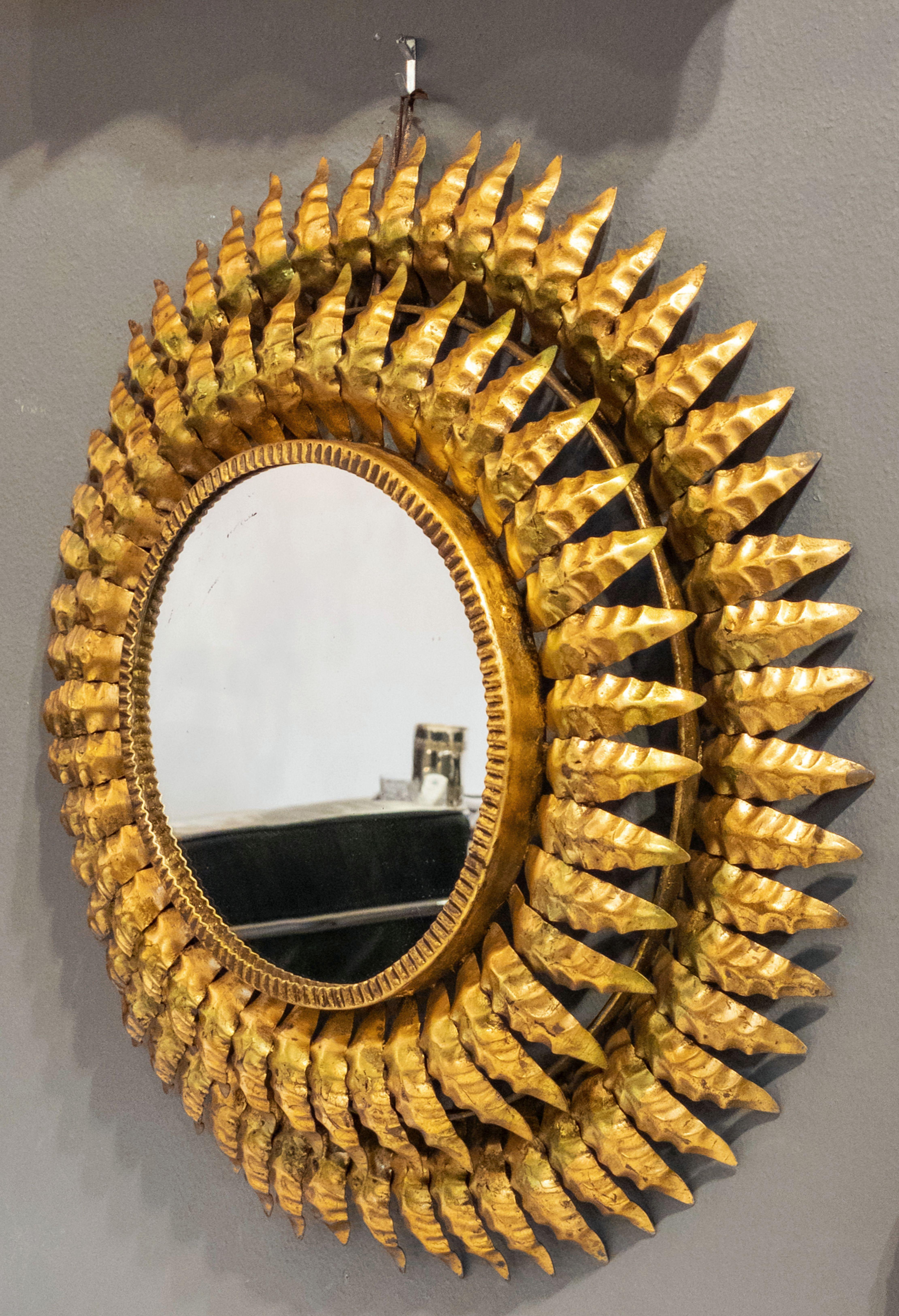 French Gilt Metal Sunburst Mirror (Diameter 20) In Good Condition In Austin, TX